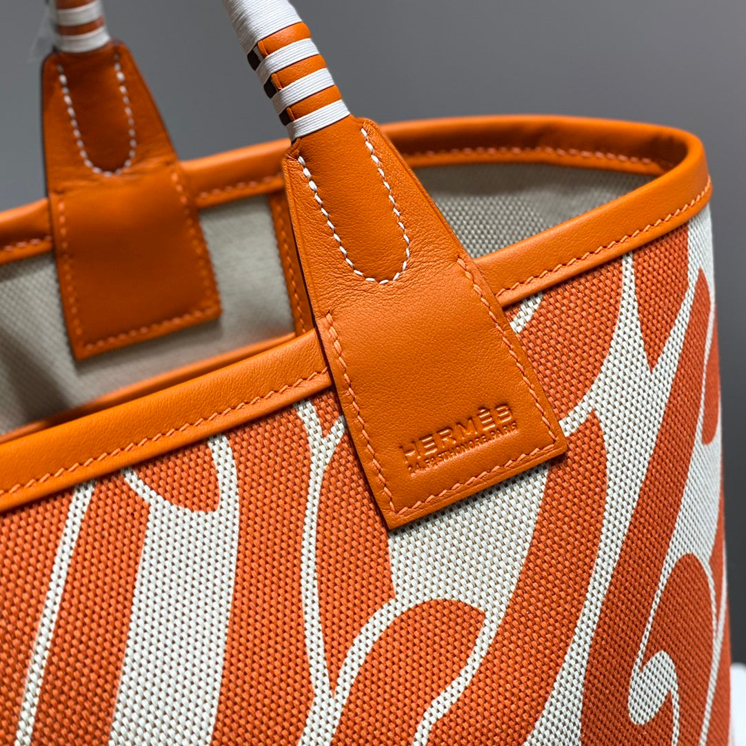 HM Steeple 28 Bag Orange Calfskin White Orange Canvas