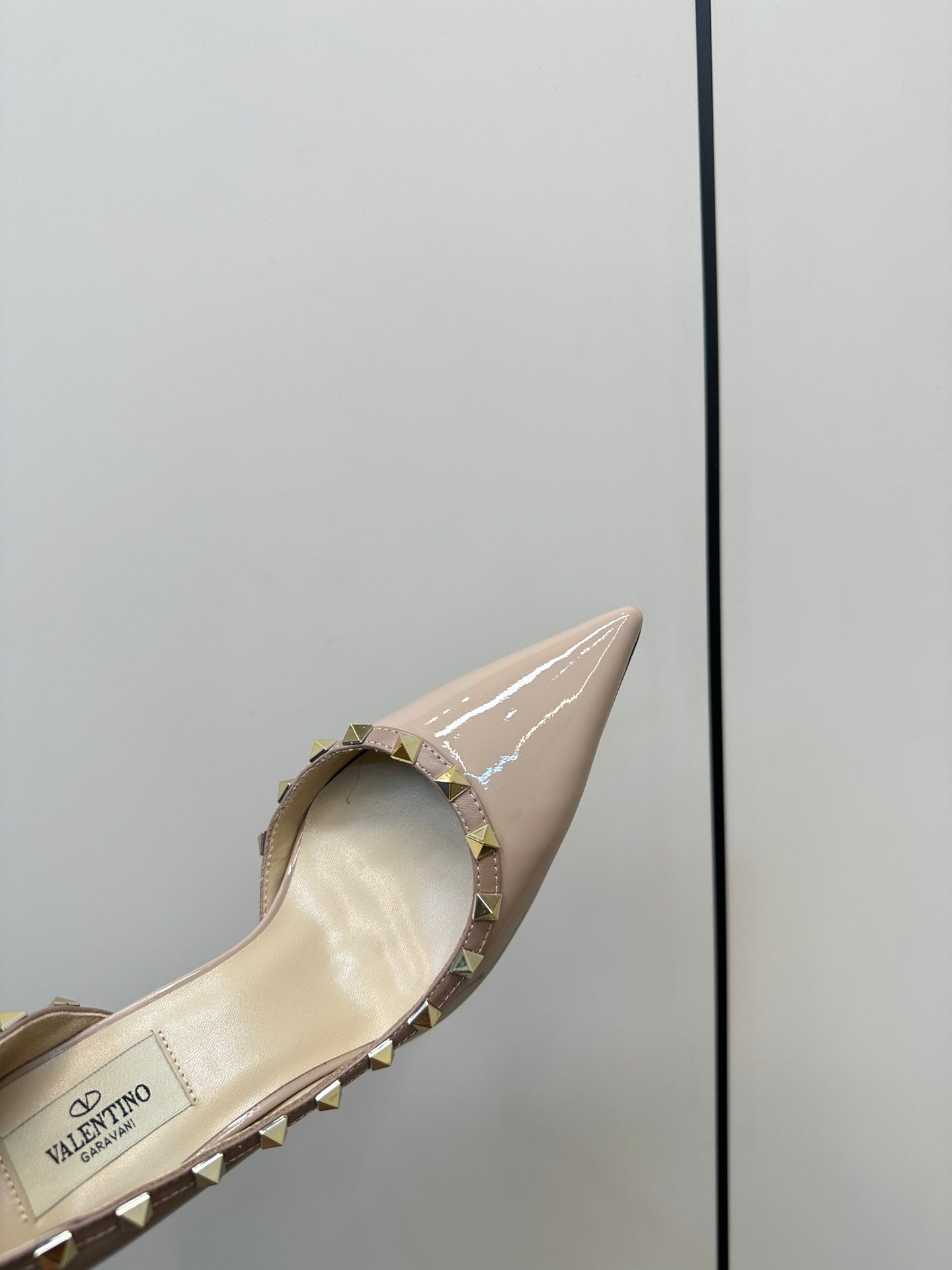 Valentino Beige Rockstud D'Orsay Pumps 95mm Cowhide 989891