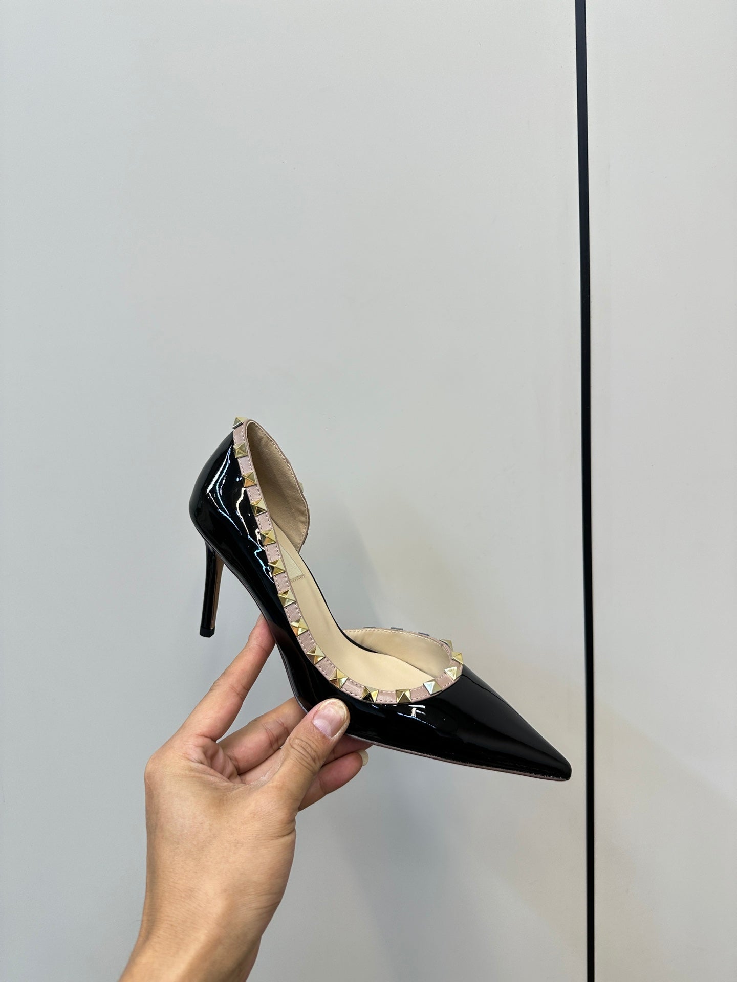 Valentino Black Rockstud D'Orsay Pumps 95mm Cowhide  989892