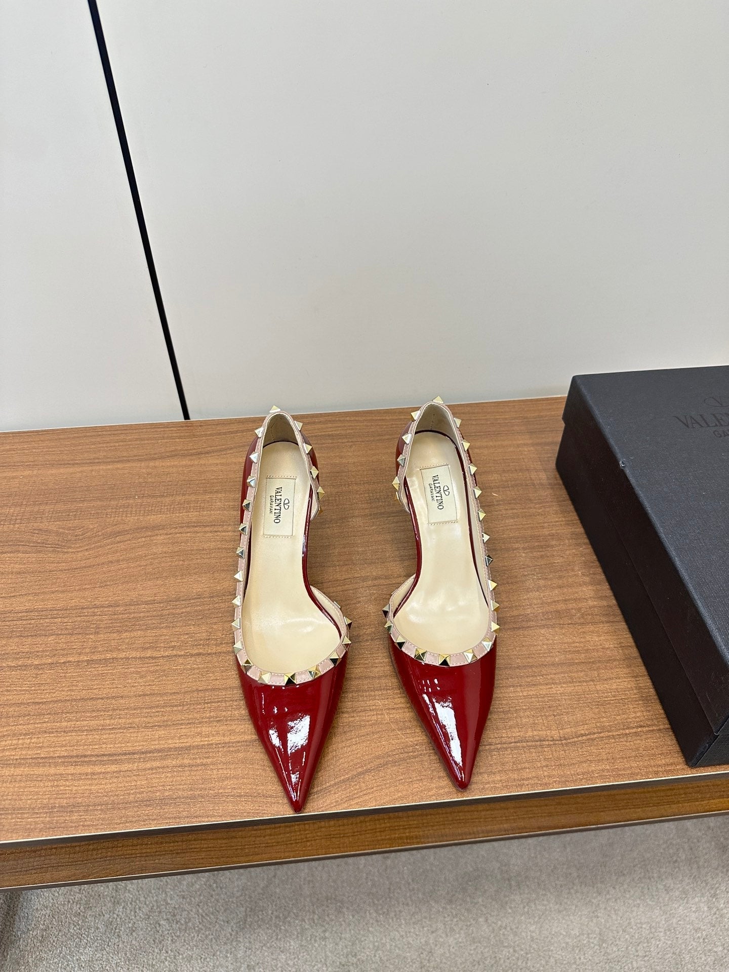 Valentino Red Rockstud D'Orsay Pumps 95mm Cowhide  989893