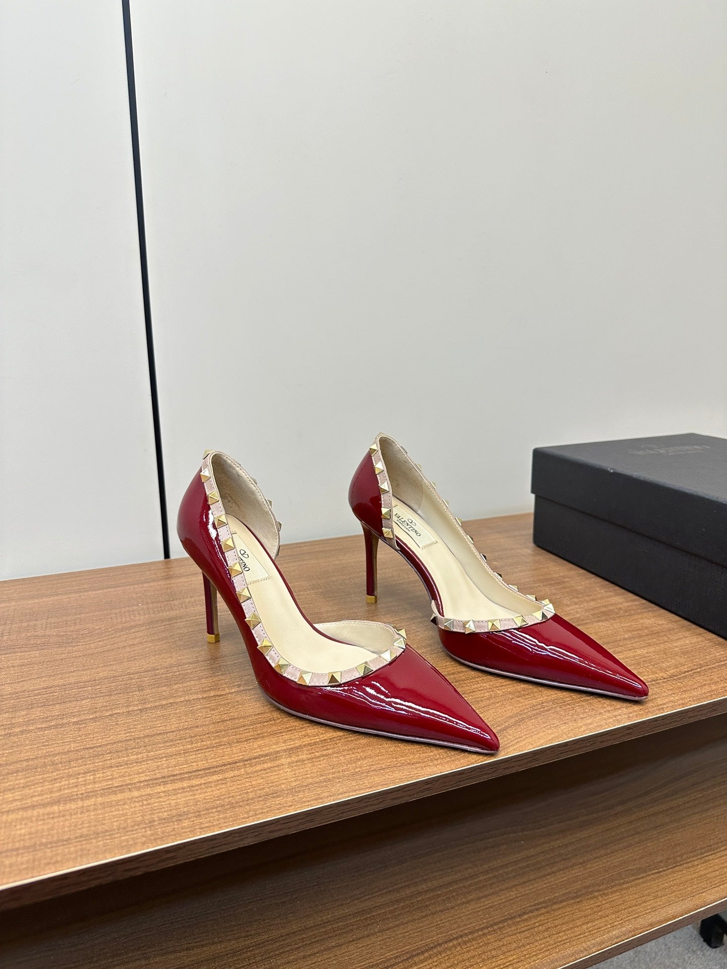 Valentino Red Rockstud D'Orsay Pumps 95mm Cowhide  989893