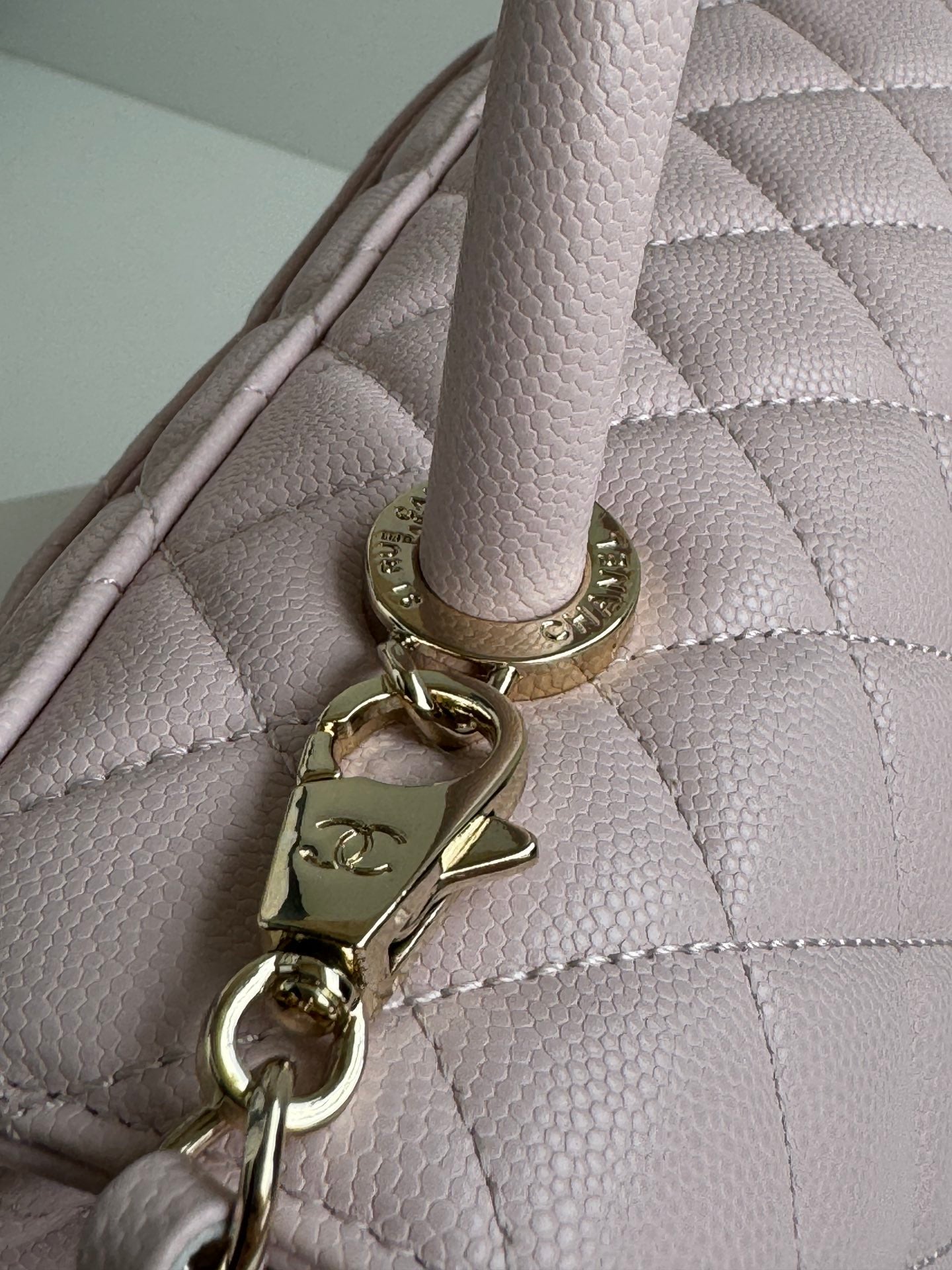 coco handle medium 29cm pastel pink quilted caviar leather gold hardware