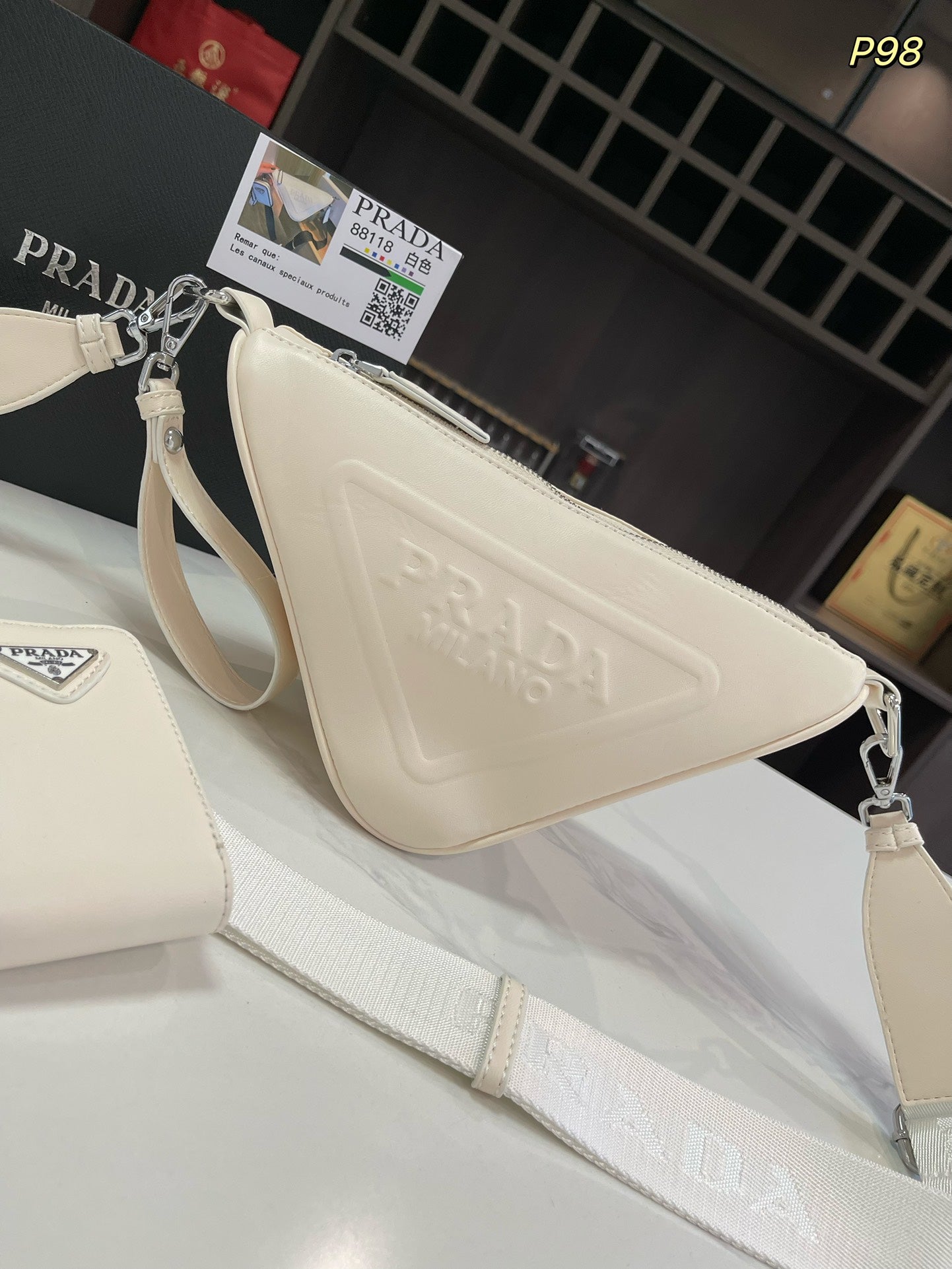 PRA TRIANGLE 27 SHOULDER BAG IN WHITE CALFSKIN WITH STRAP