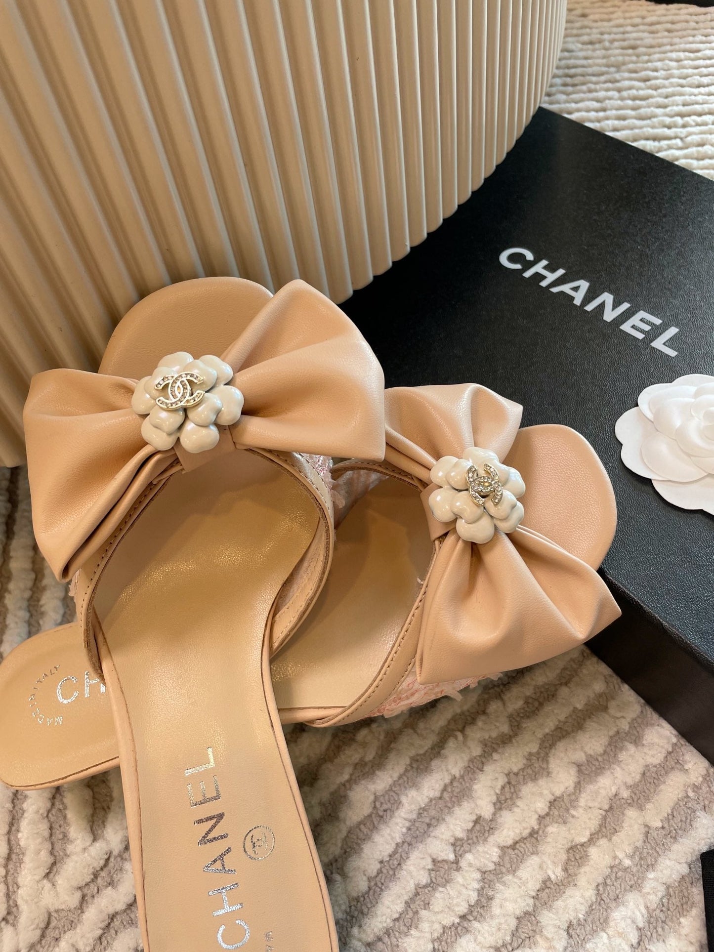 mule sandal bow flower beige calfskin