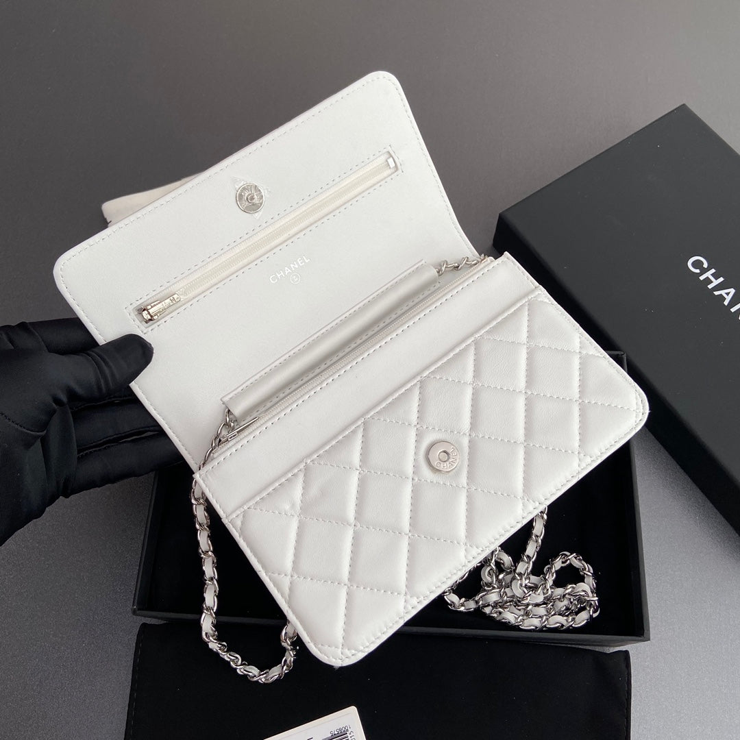 CC Woc 20cm White Calfskin Silver Hardware