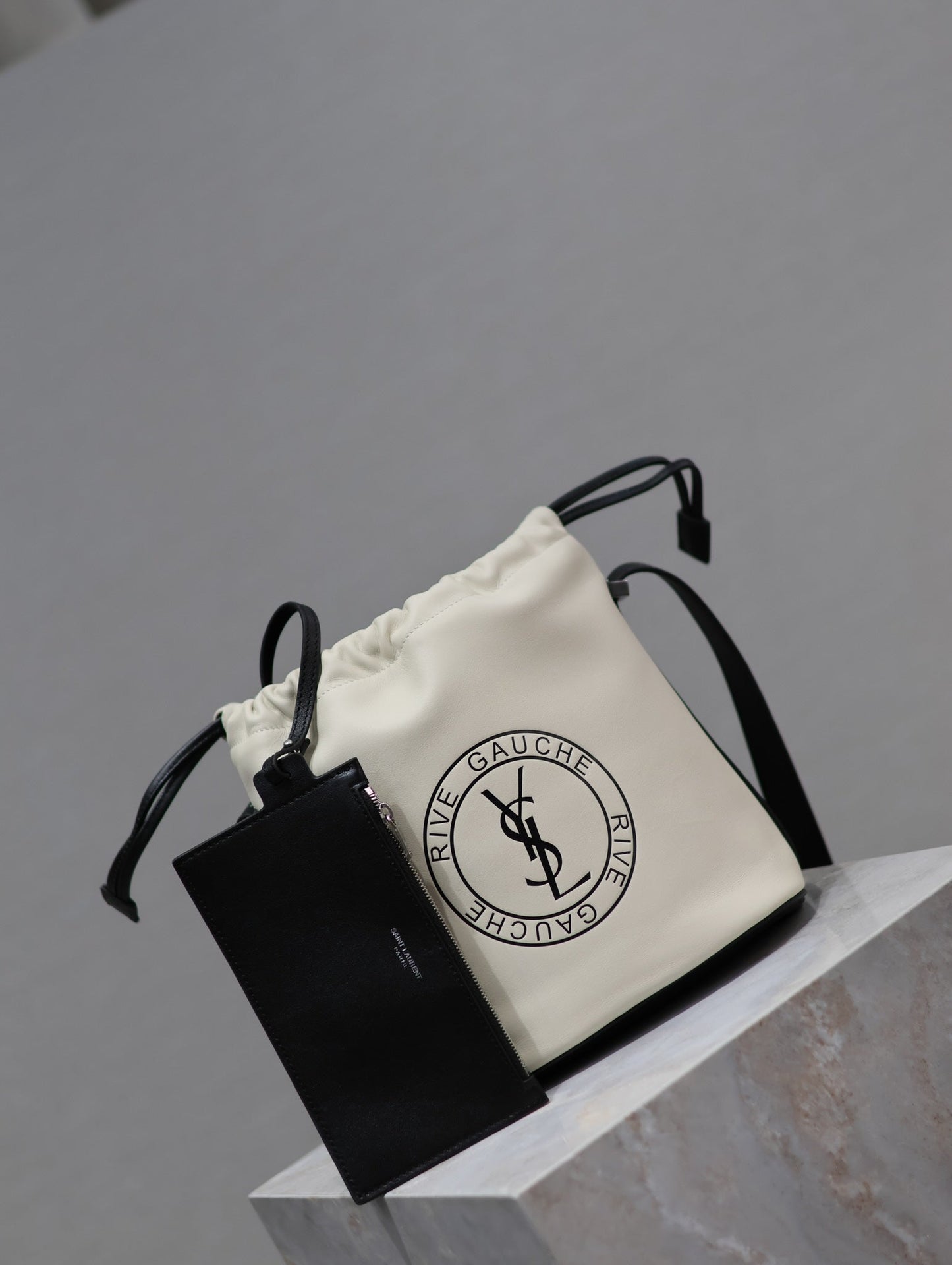 RIVE GAUCHE BUCKET BAG 23 IN WHITE CALFSKIN