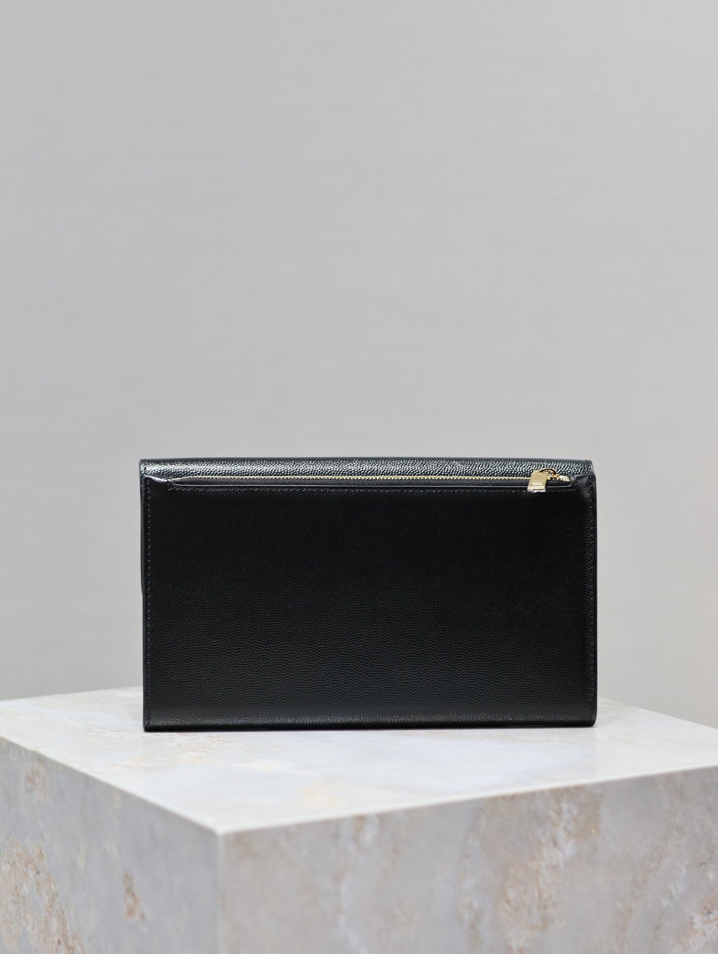 UPTOWN WALLET 21 IN BLACK CALFSKIN GOLD LOGO