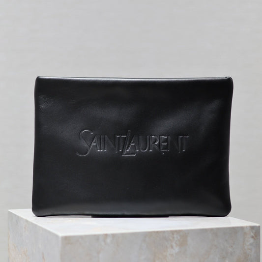 POUCH 30 IN BLACK CALFSKIN WITH EMBOSSED LOGO