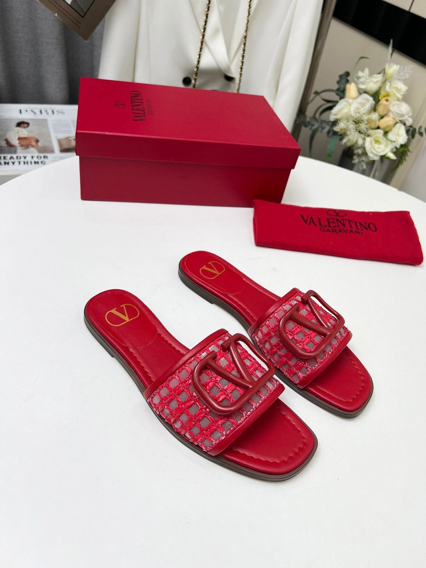 Vlogo embellished leather-trimmed raffia slides red