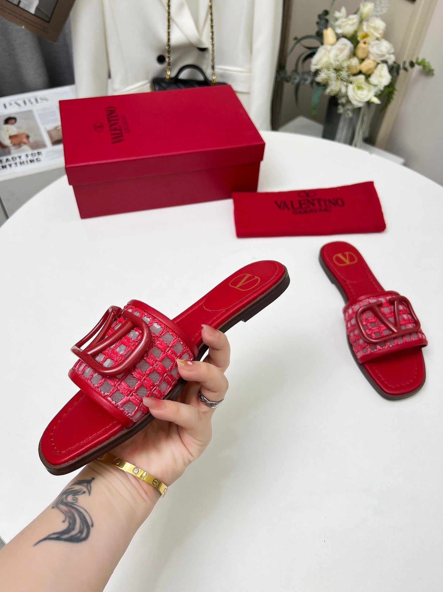 Vlogo embellished leather-trimmed raffia slides red