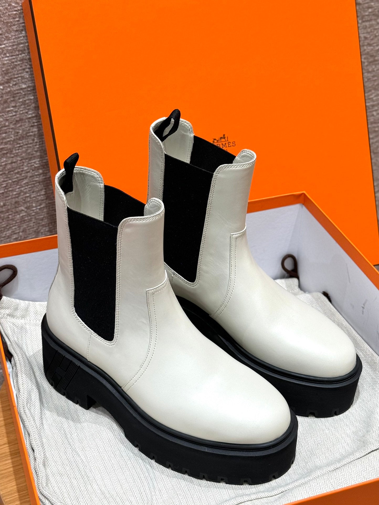 HM Harrow Ankle Boot 50MM In White Cowhide 114780