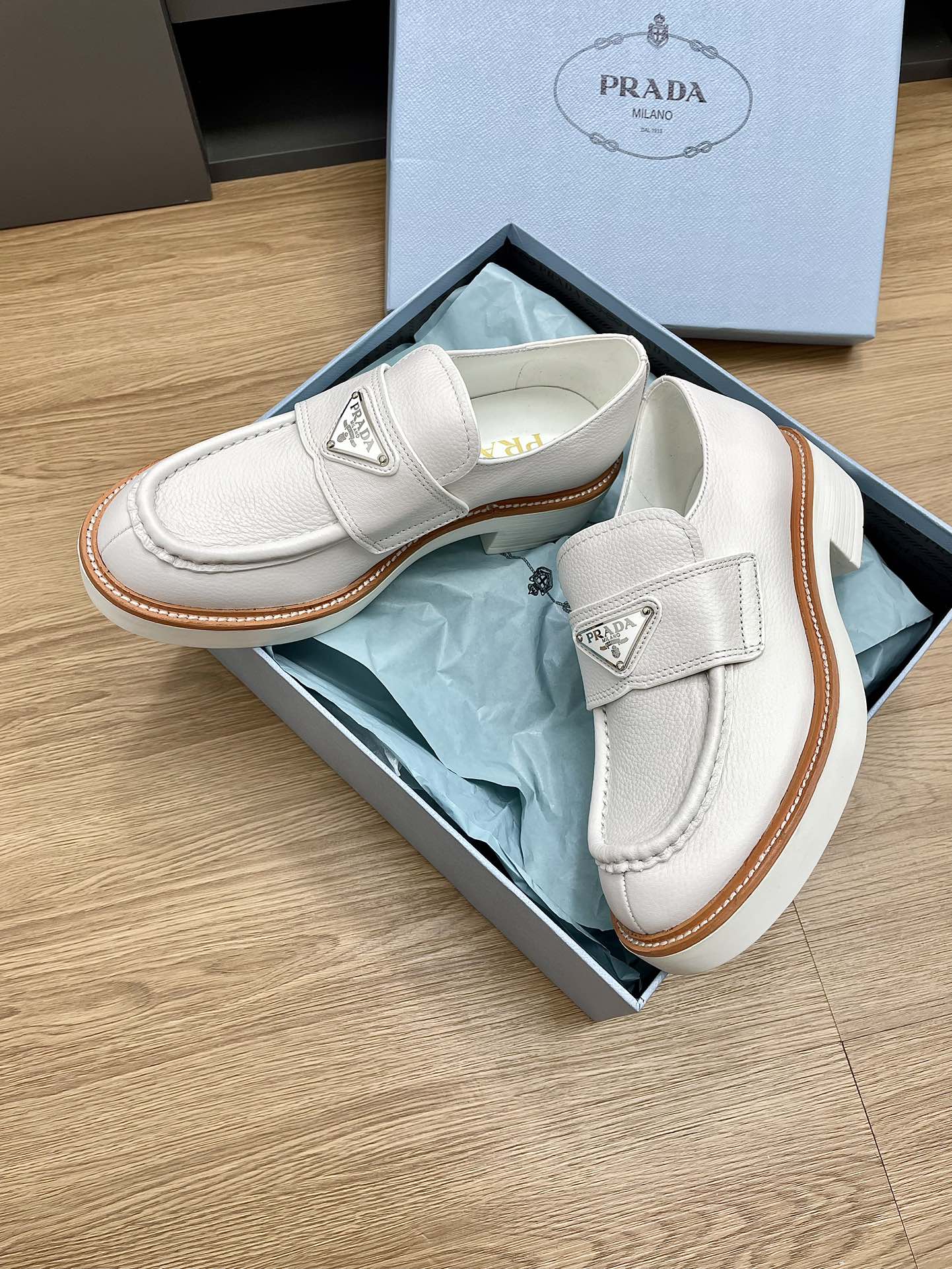 PRA CHOCOLATE BRUSHED LOAFERS WHITE CALFSKIN