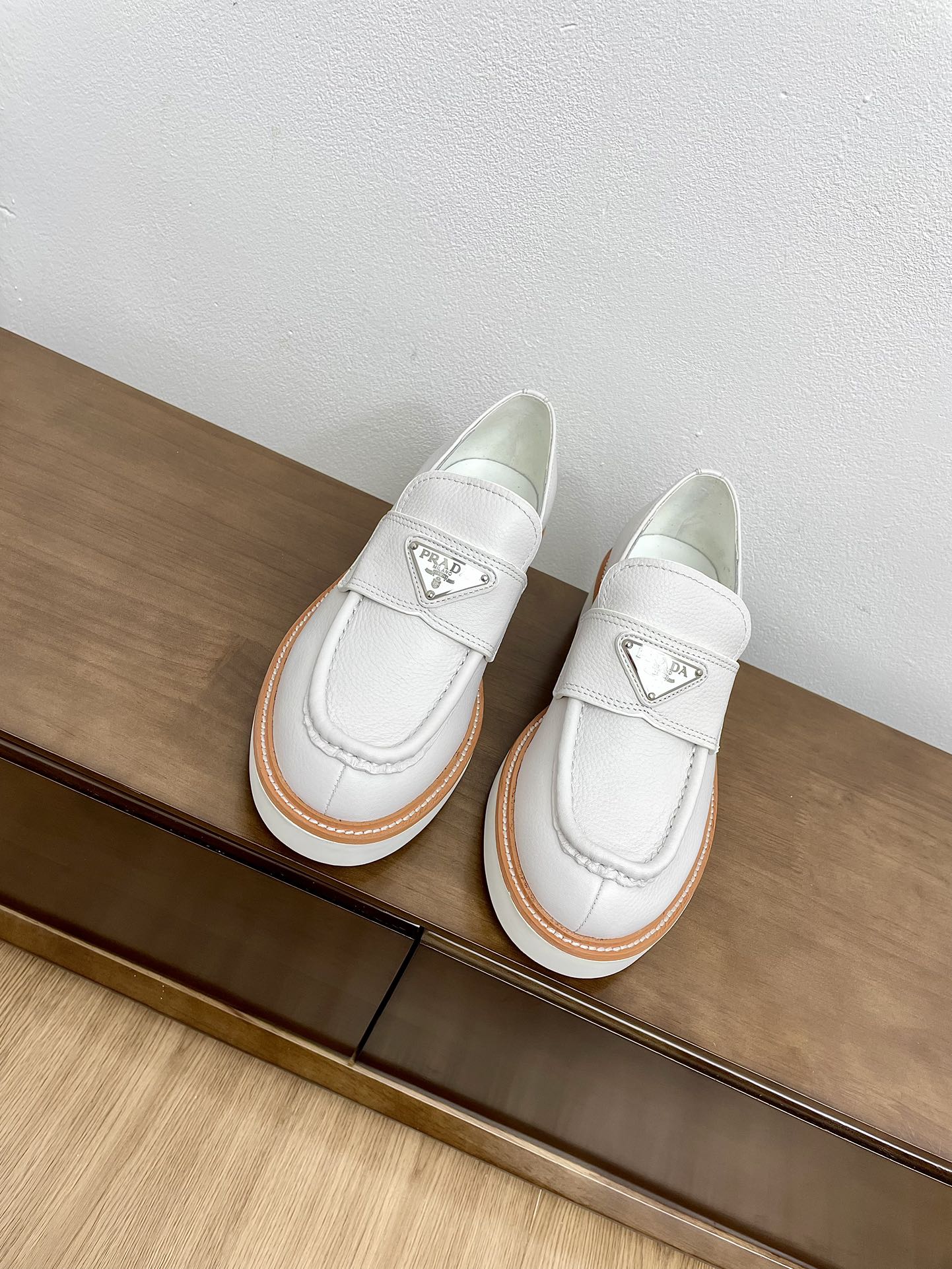 PRA CHOCOLATE BRUSHED LOAFERS WHITE CALFSKIN