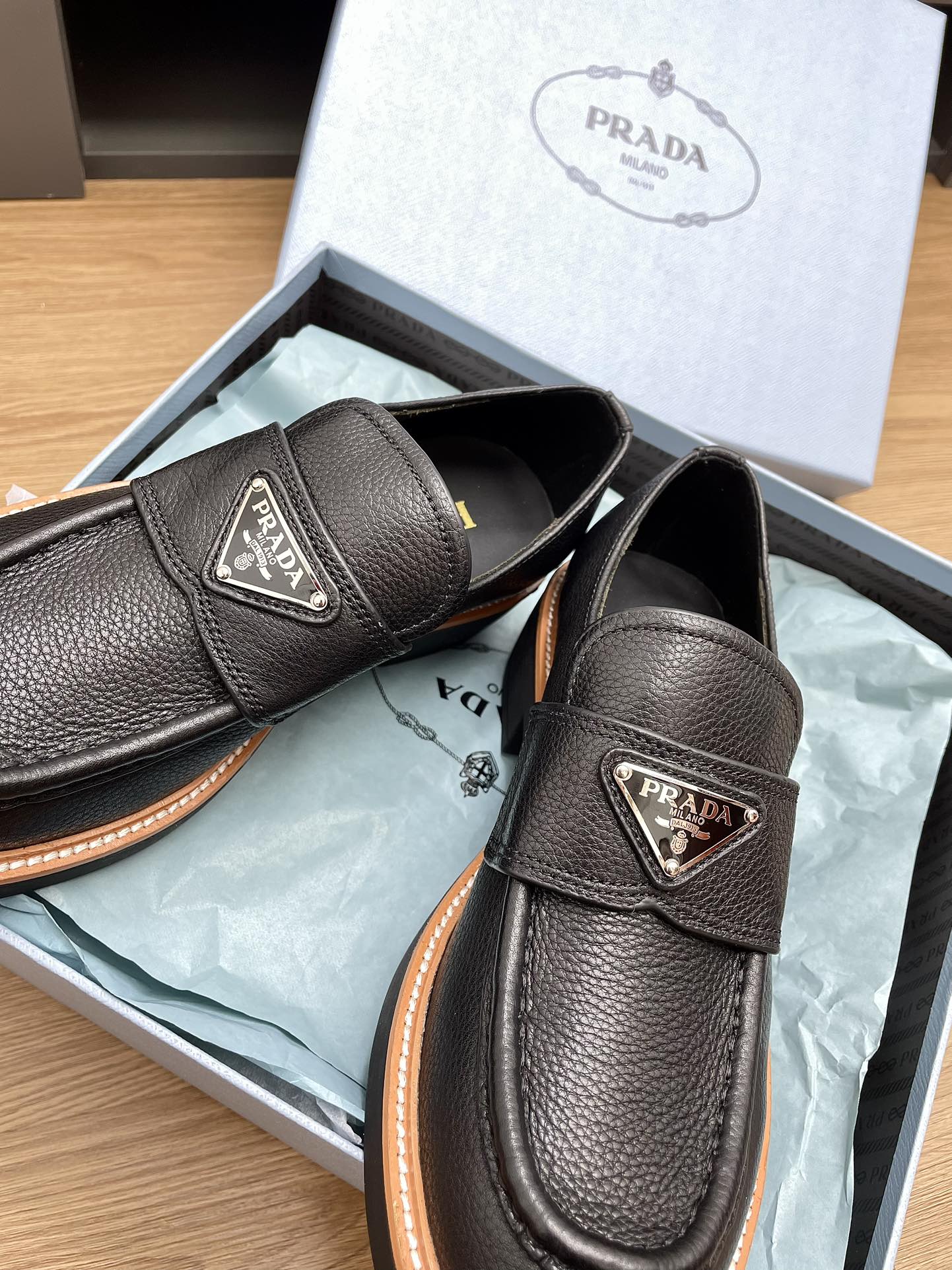 PRA CHOCOLATE BRUSHED LOAFERS BLACK CALFSKIN