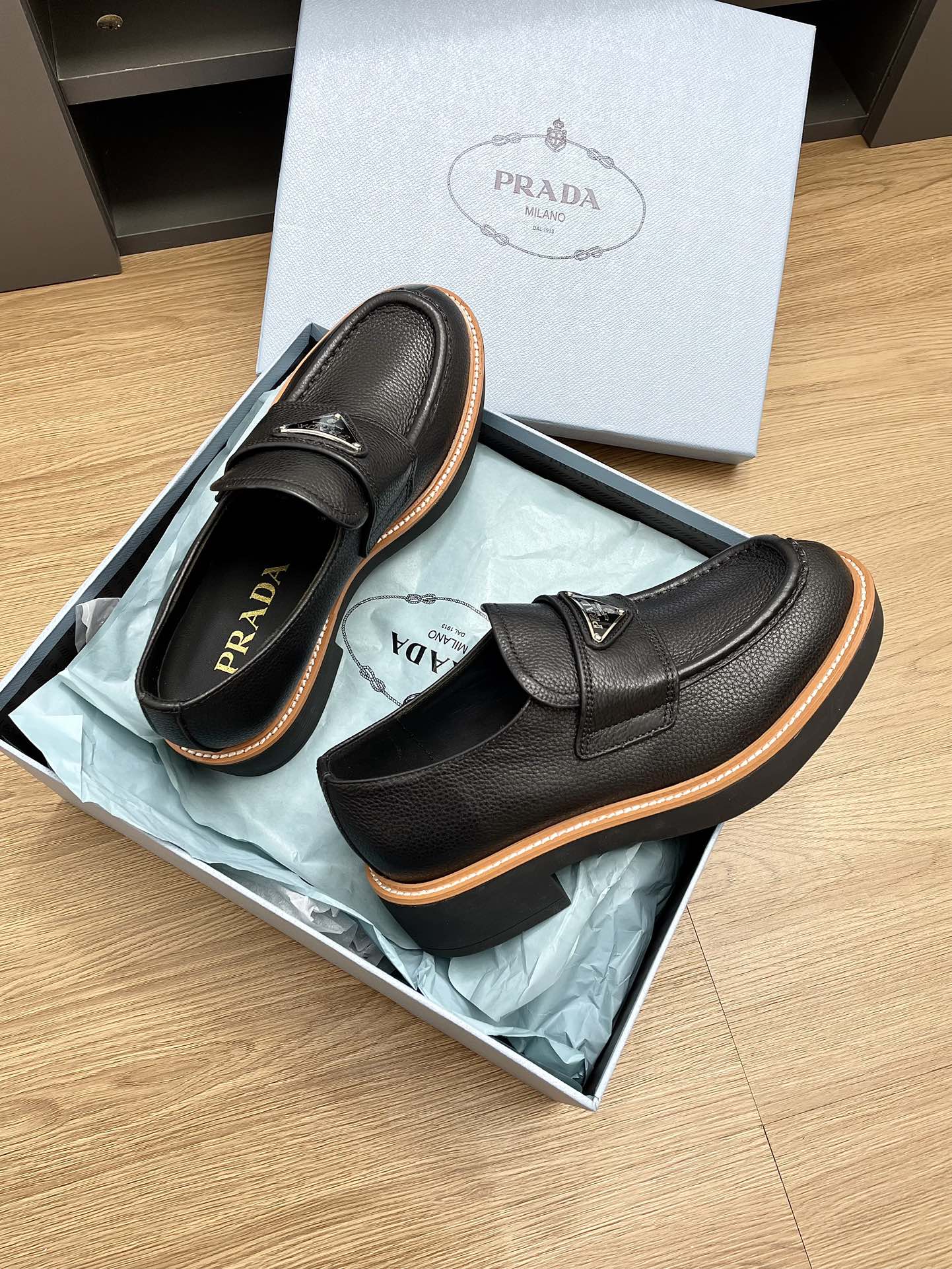 PRA CHOCOLATE BRUSHED LOAFERS BLACK CALFSKIN