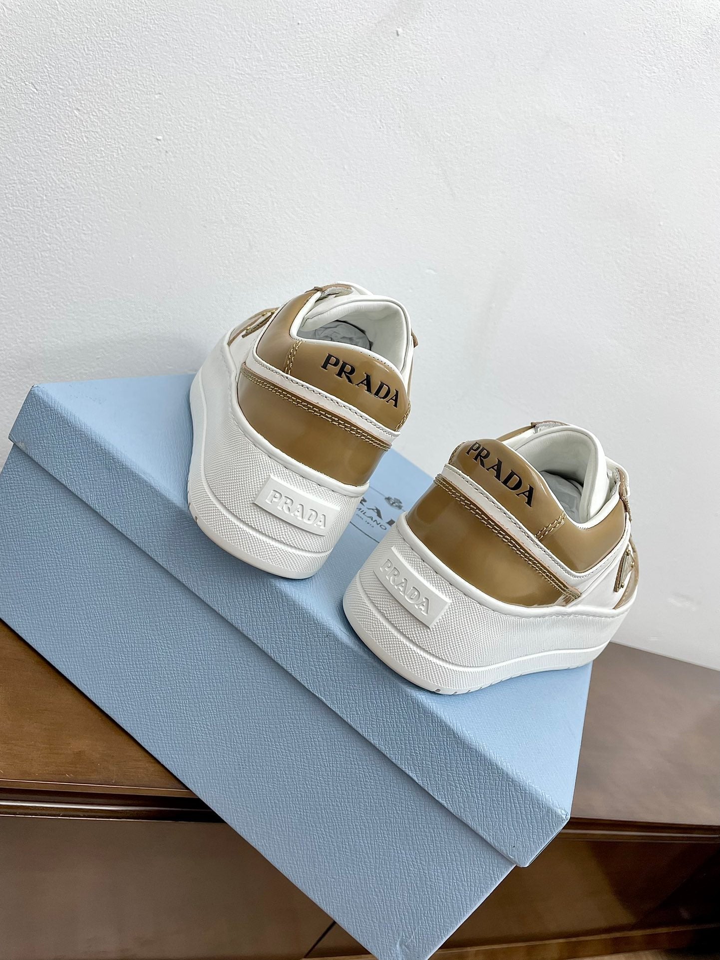 PRA DOWNTOWN BOLD SNEAKERS WHITE AND PEANUT CALFSKIN