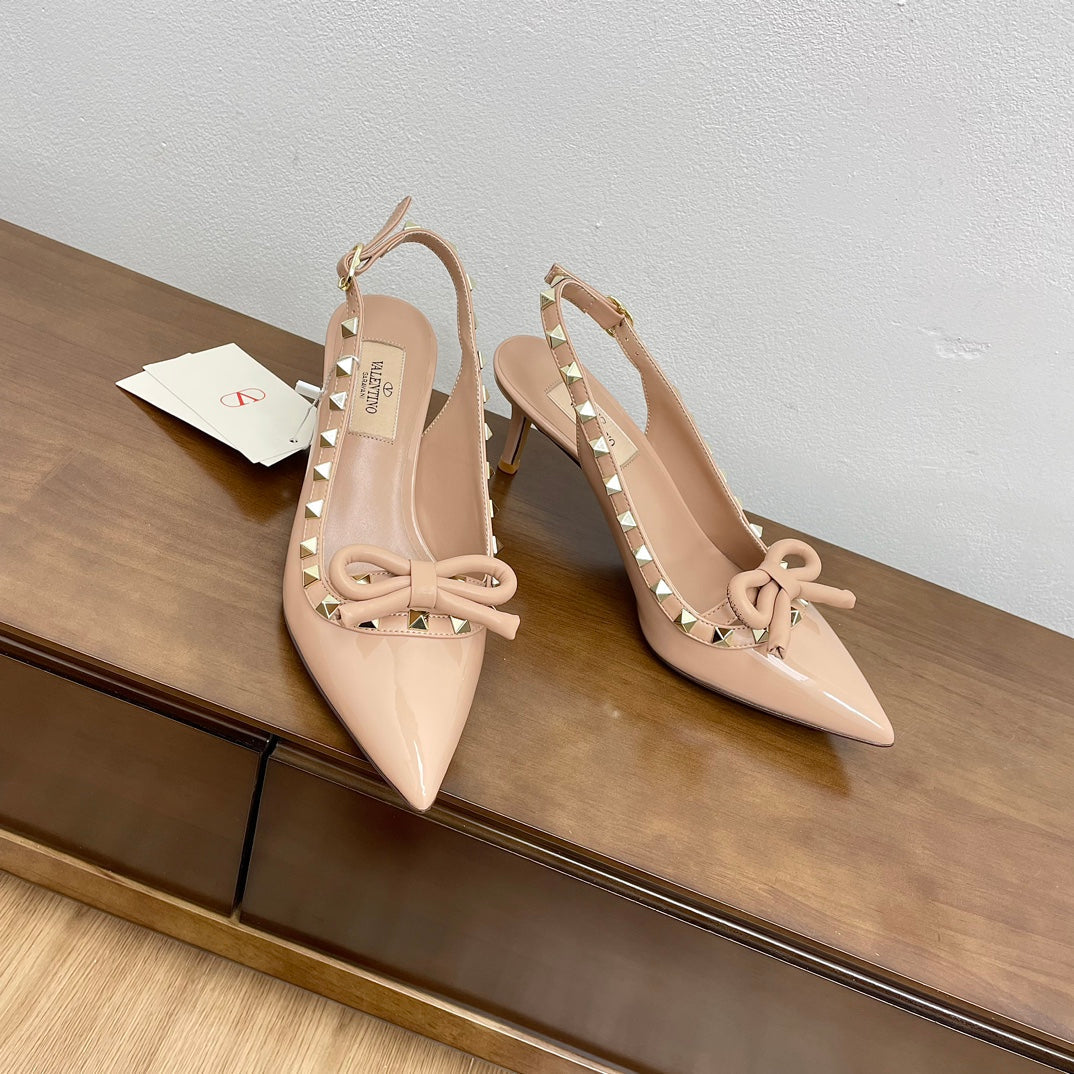 ROCKSTUD BOW SLINGBACK NUDE TAN PATENT LEATHER PUMP 60MM