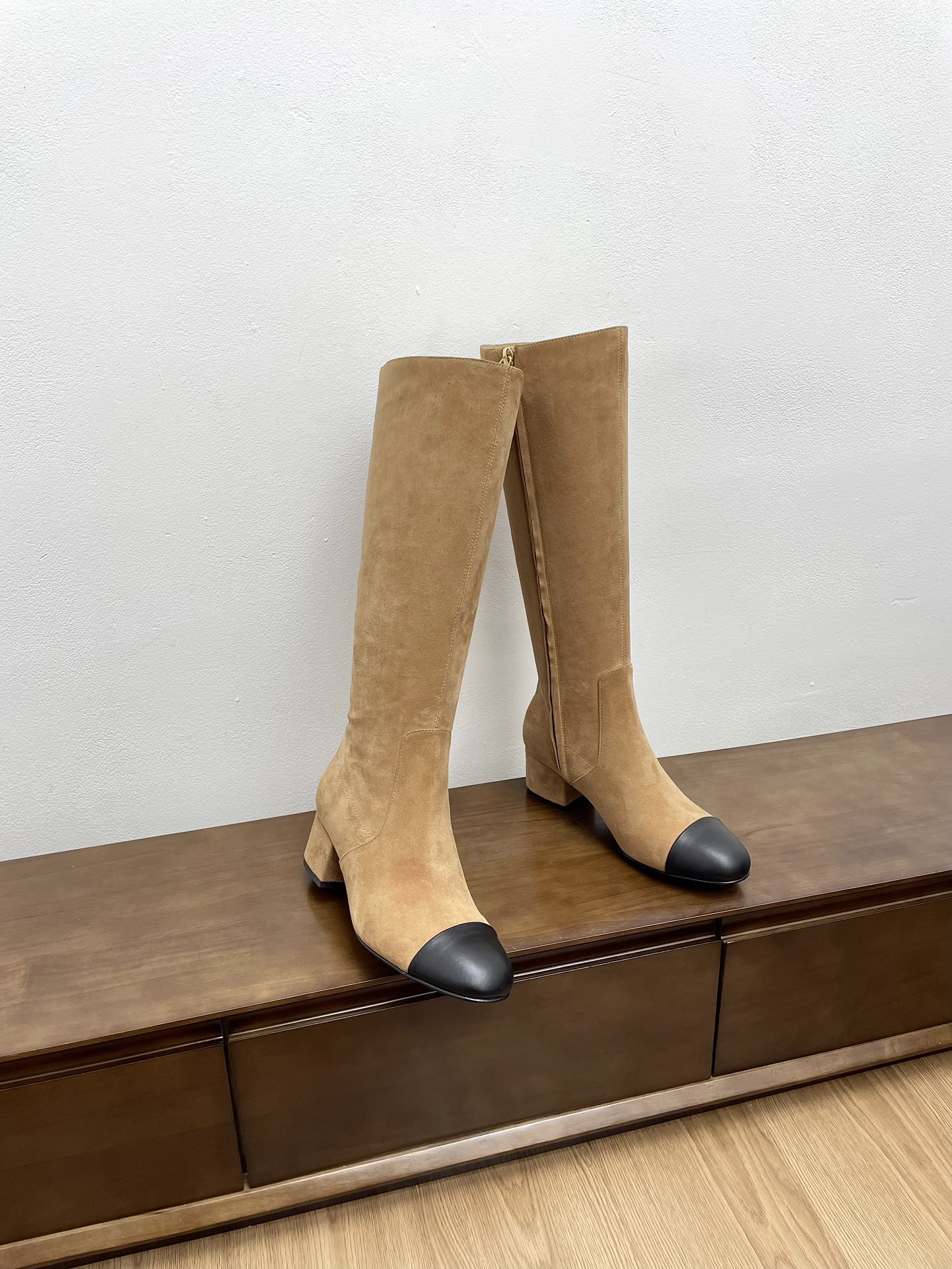 CC High Boots 50mm Bold Beige Suede