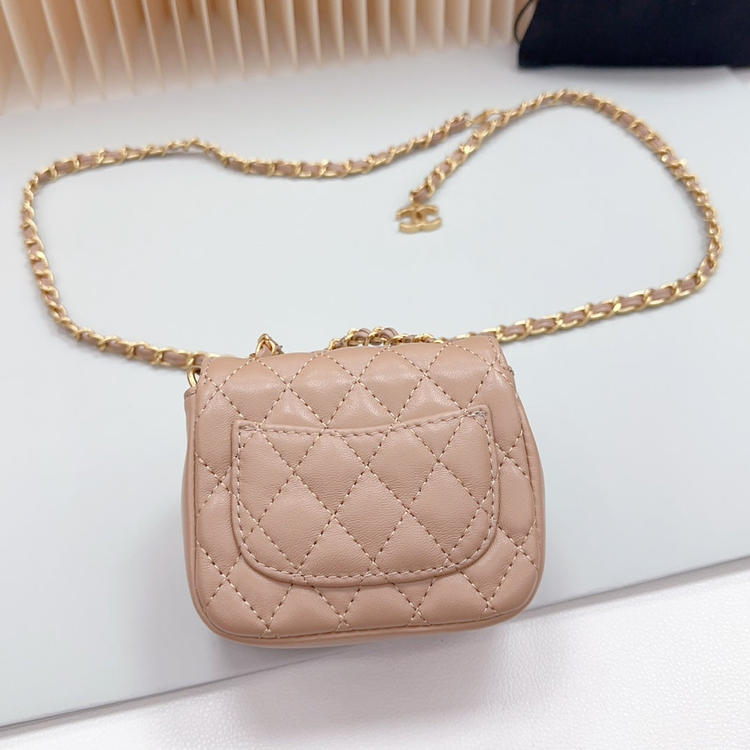 cc chain belt nude quilted lambskin bag