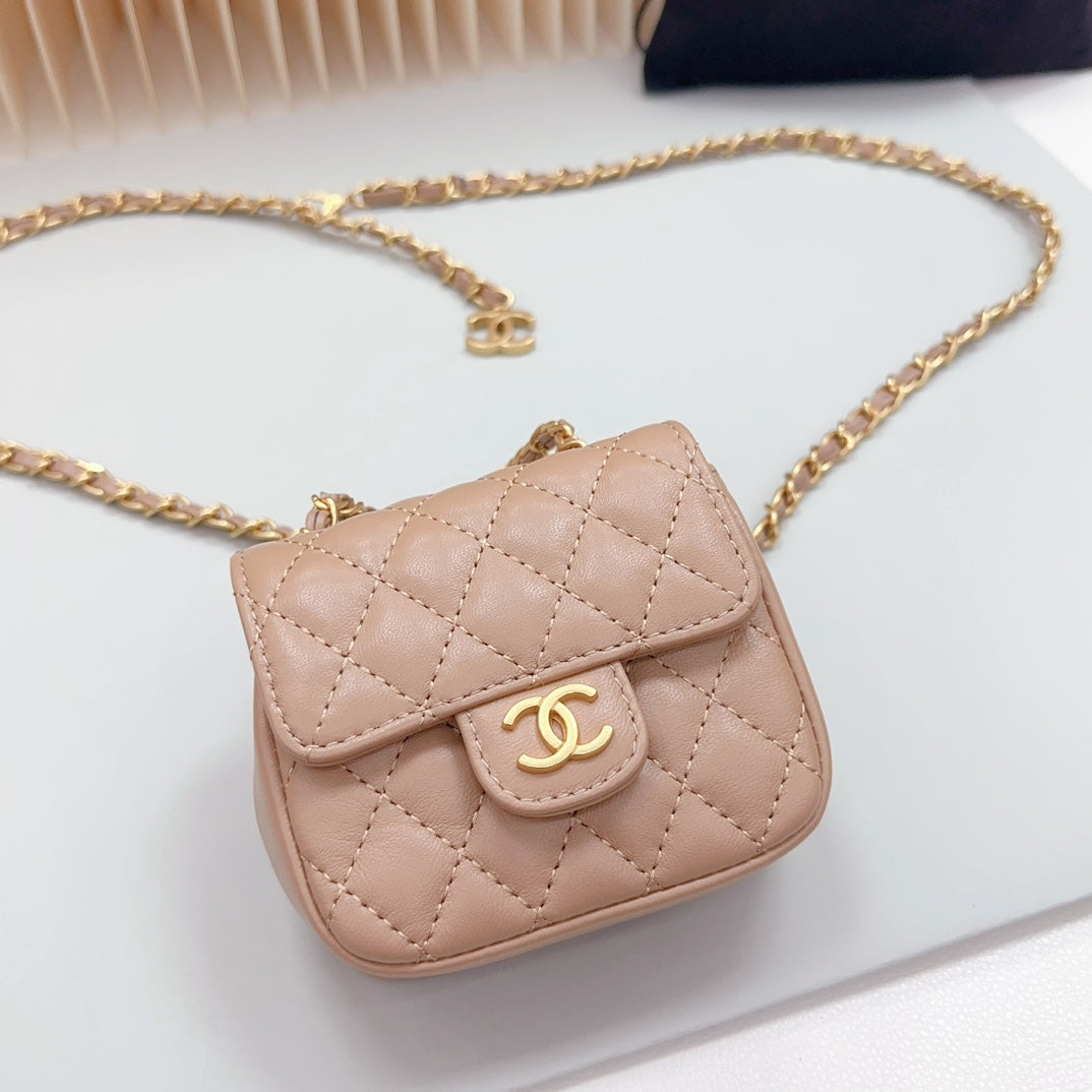 cc chain belt nude quilted lambskin bag