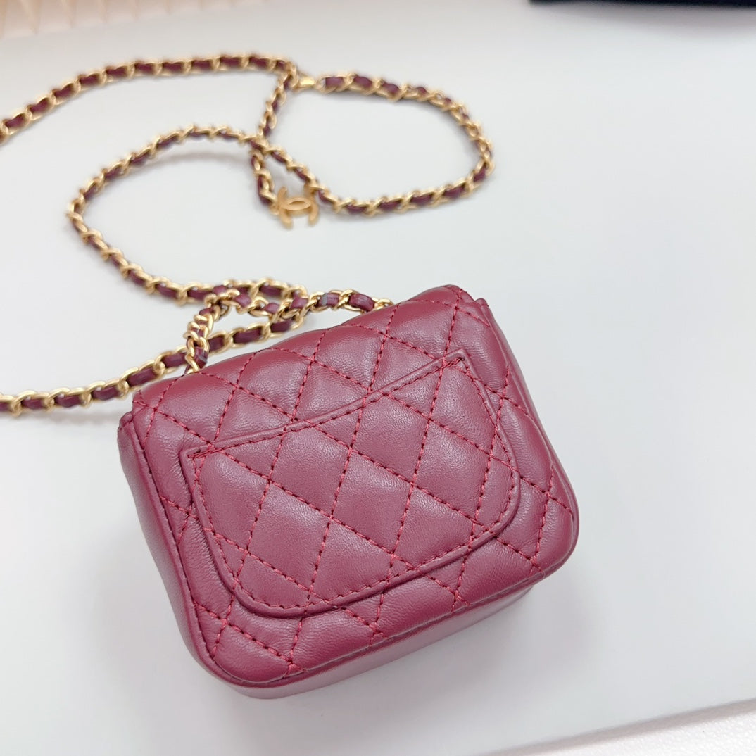 cc chain belt dark red quilted lambskin bag