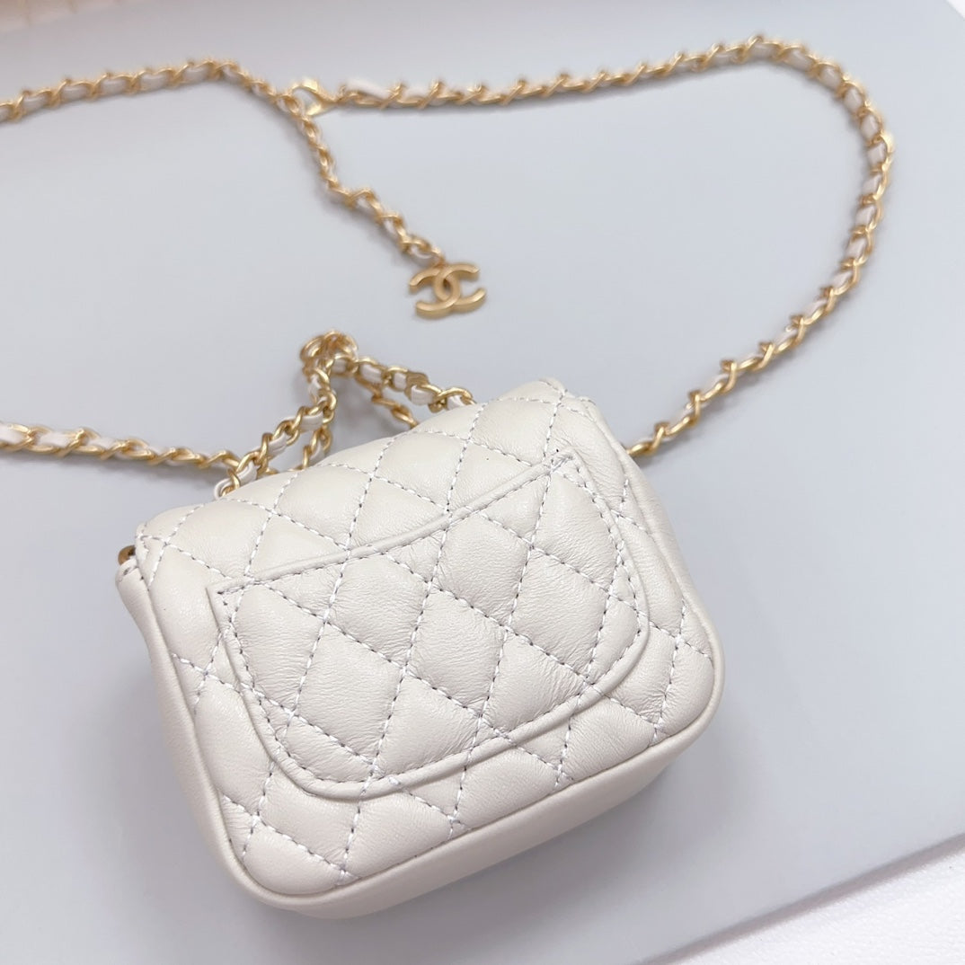 cc chain belt white quilted lambskin bag