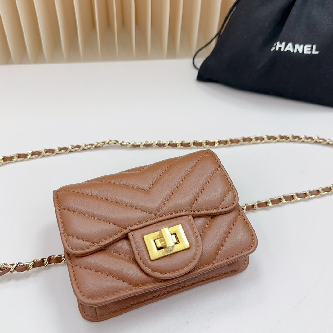 cc 2.55 belt bown chevron lambskin bag