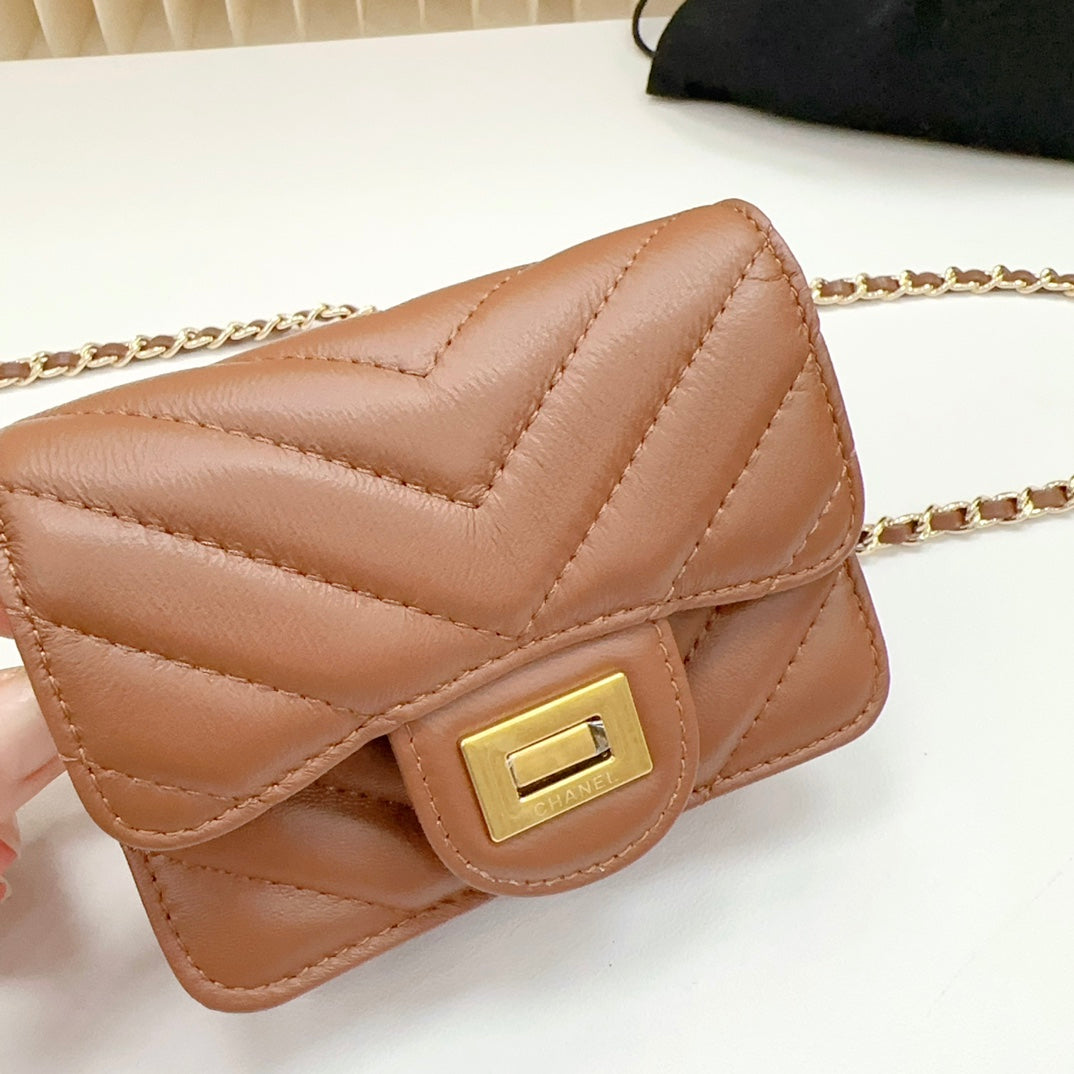 cc 2.55 belt bown chevron lambskin bag