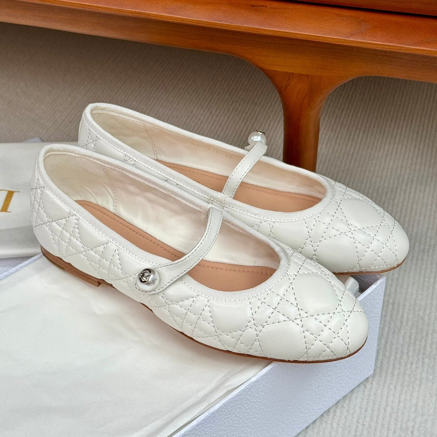 cd ballet flat white lambskin mop middle