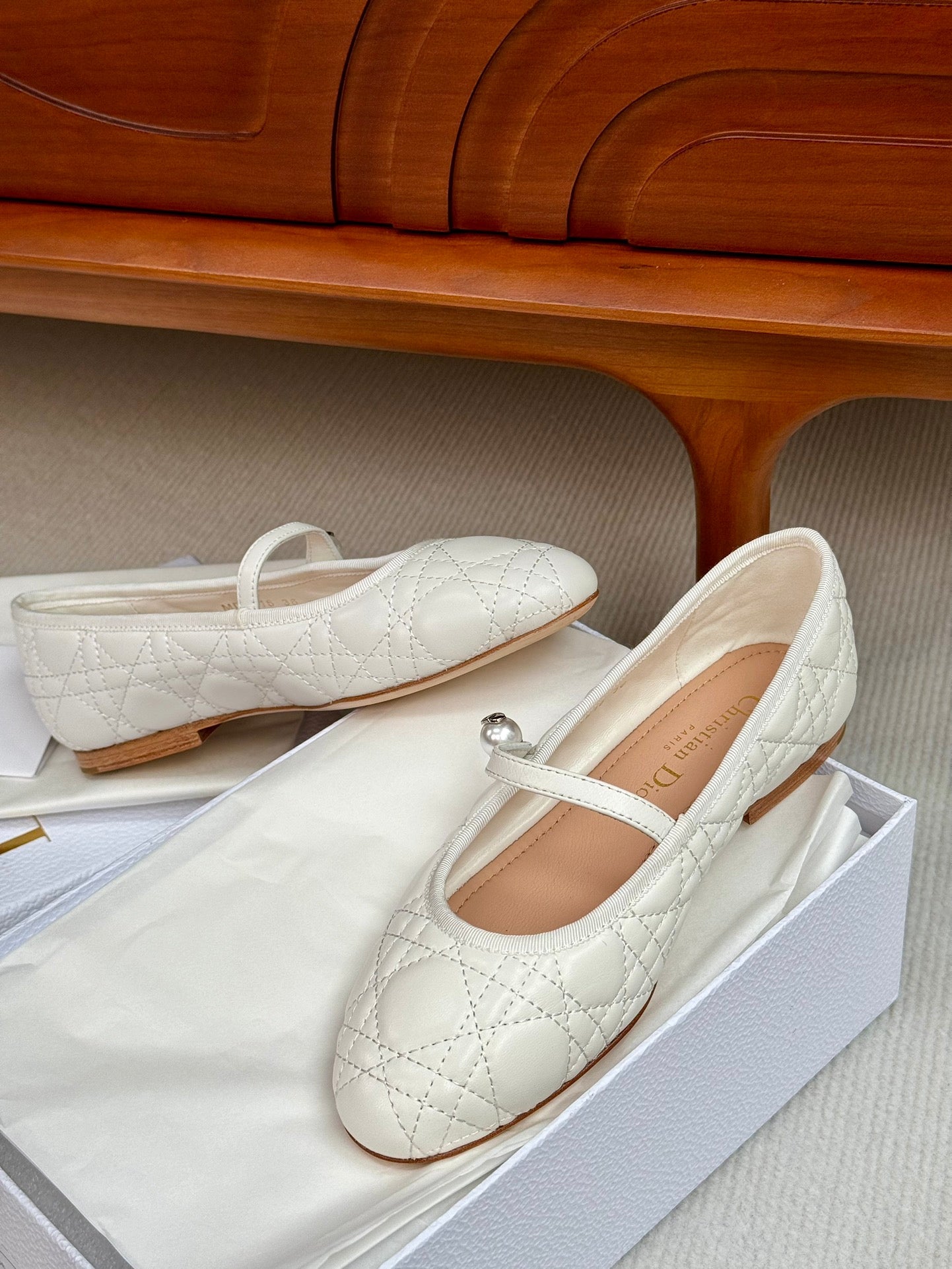 cd ballet flat white lambskin mop middle