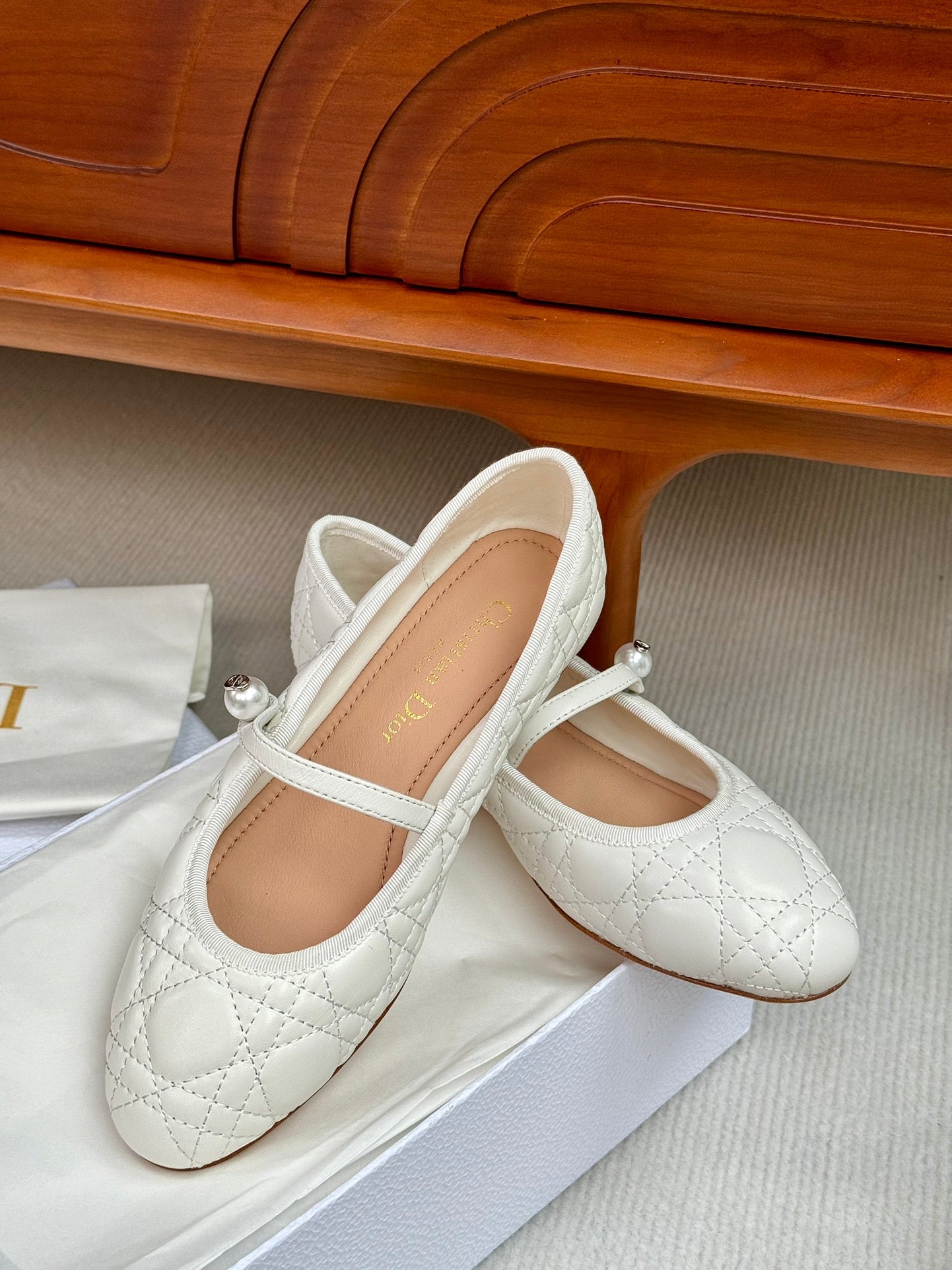 cd ballet flat white lambskin mop middle