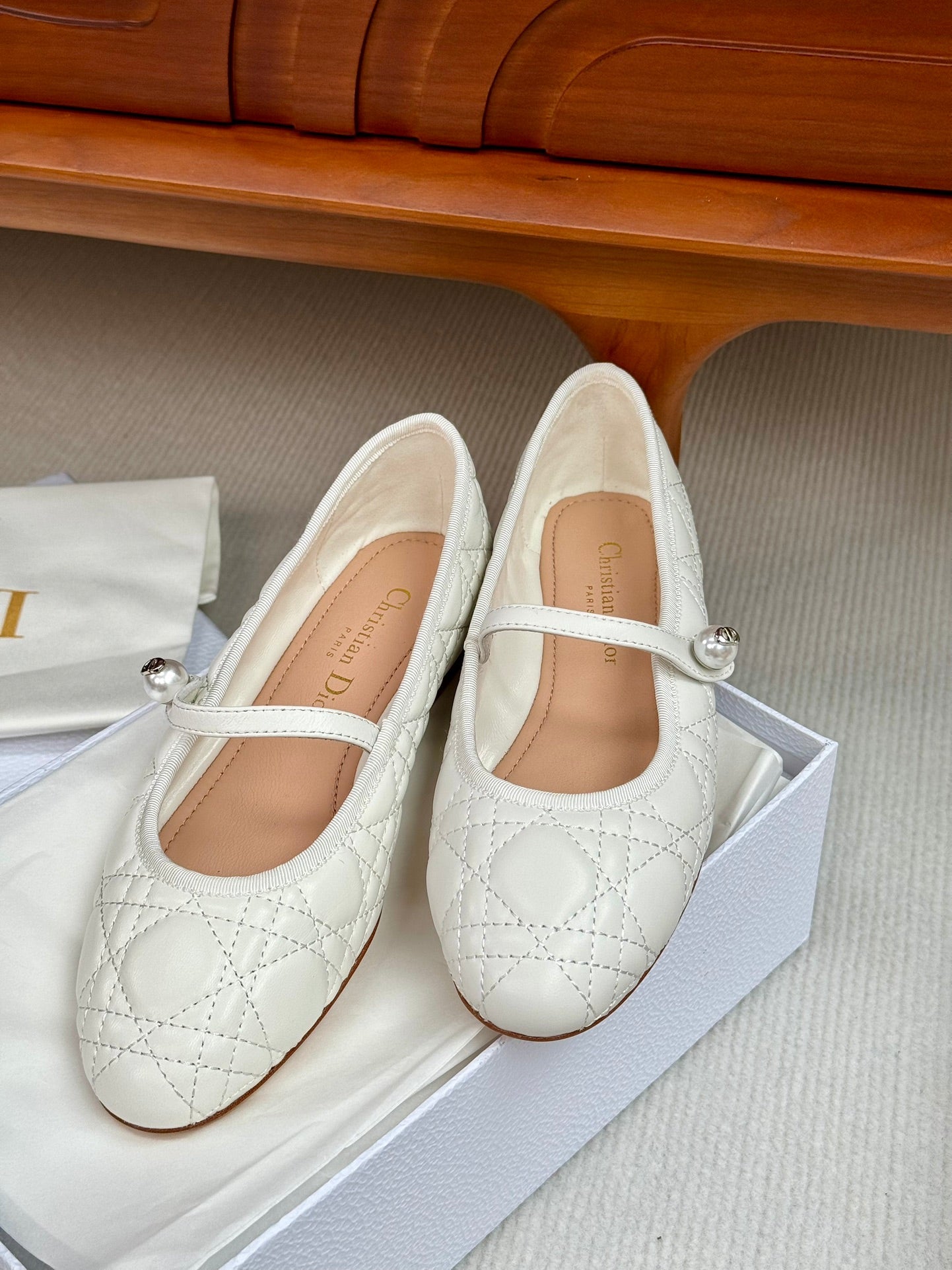 cd ballet flat white lambskin mop middle