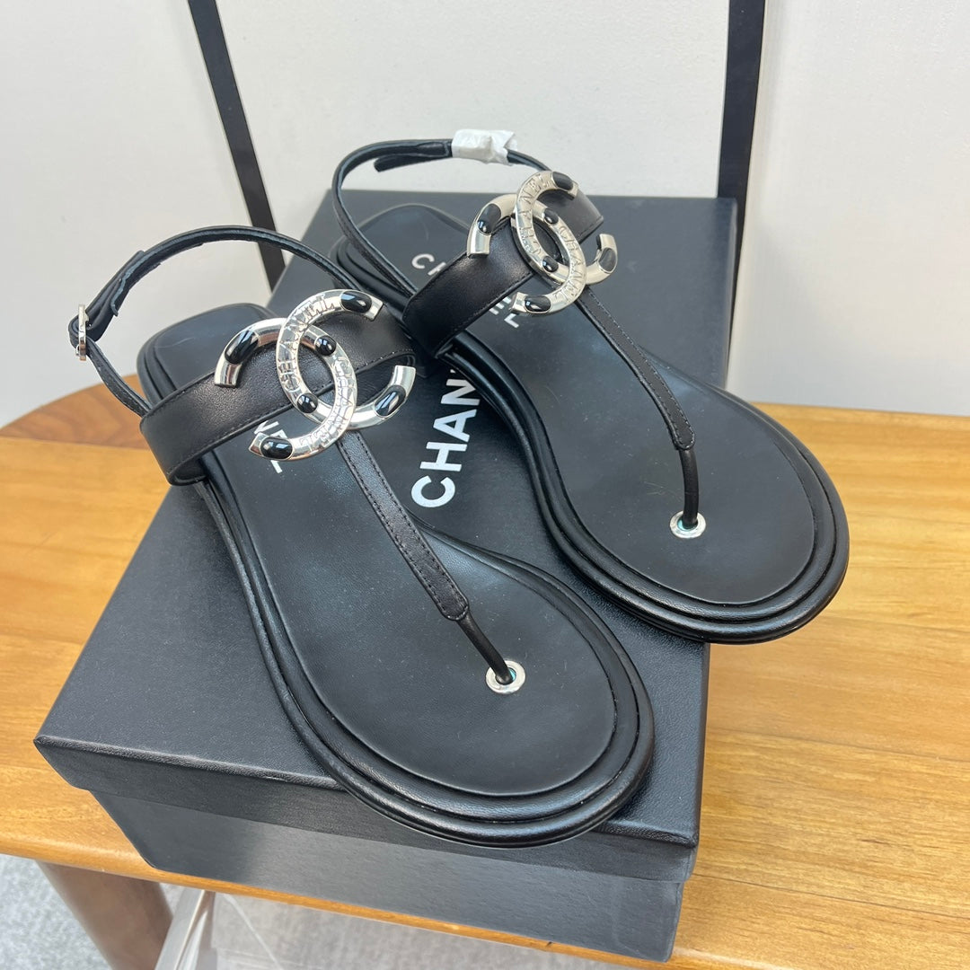 cc thong sandal 30mm black calfskin silver cc logo