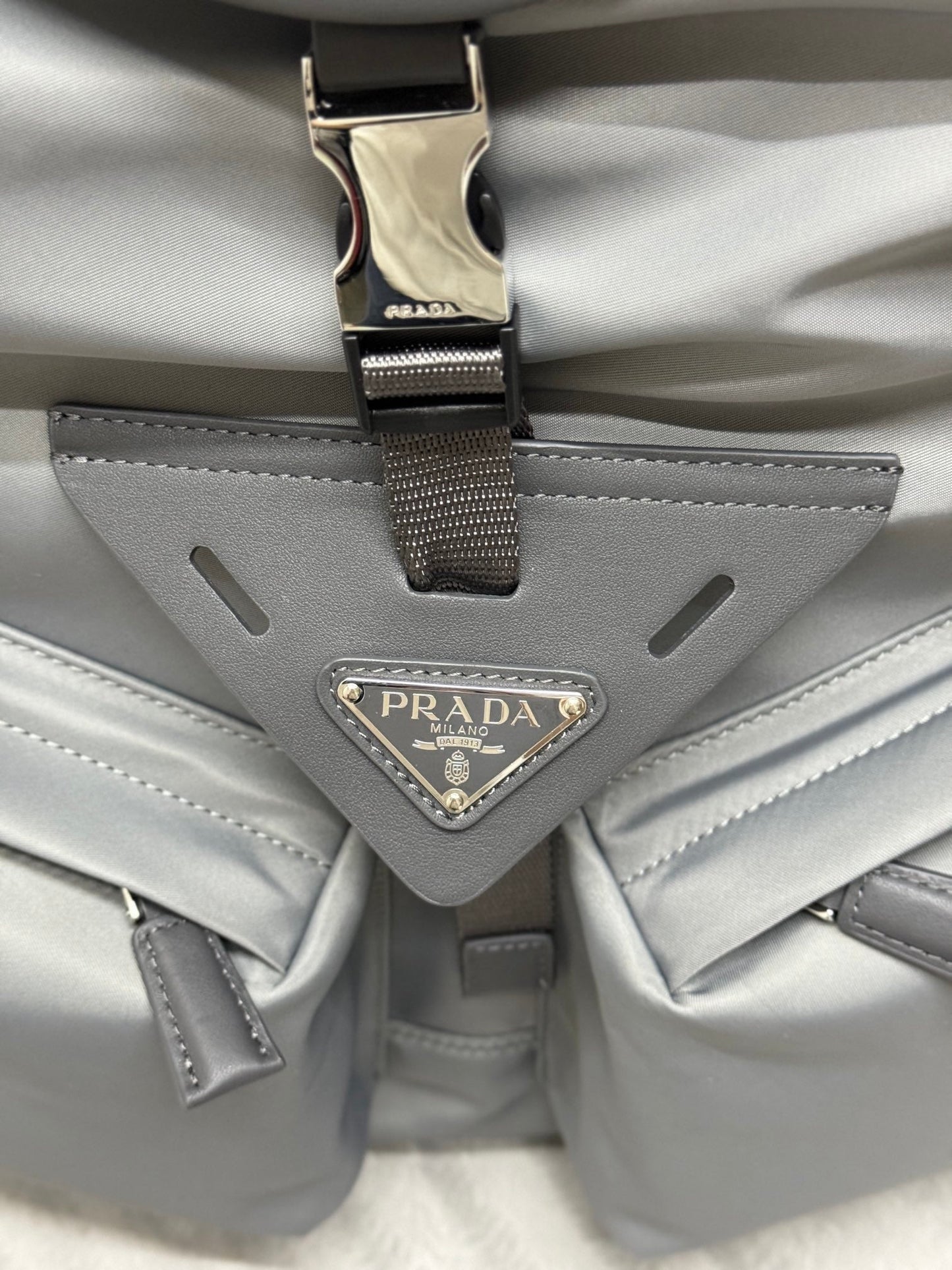 TRIANGLE LOGO BACKPACK 42 IN RHINO GRAY RE-NYLON