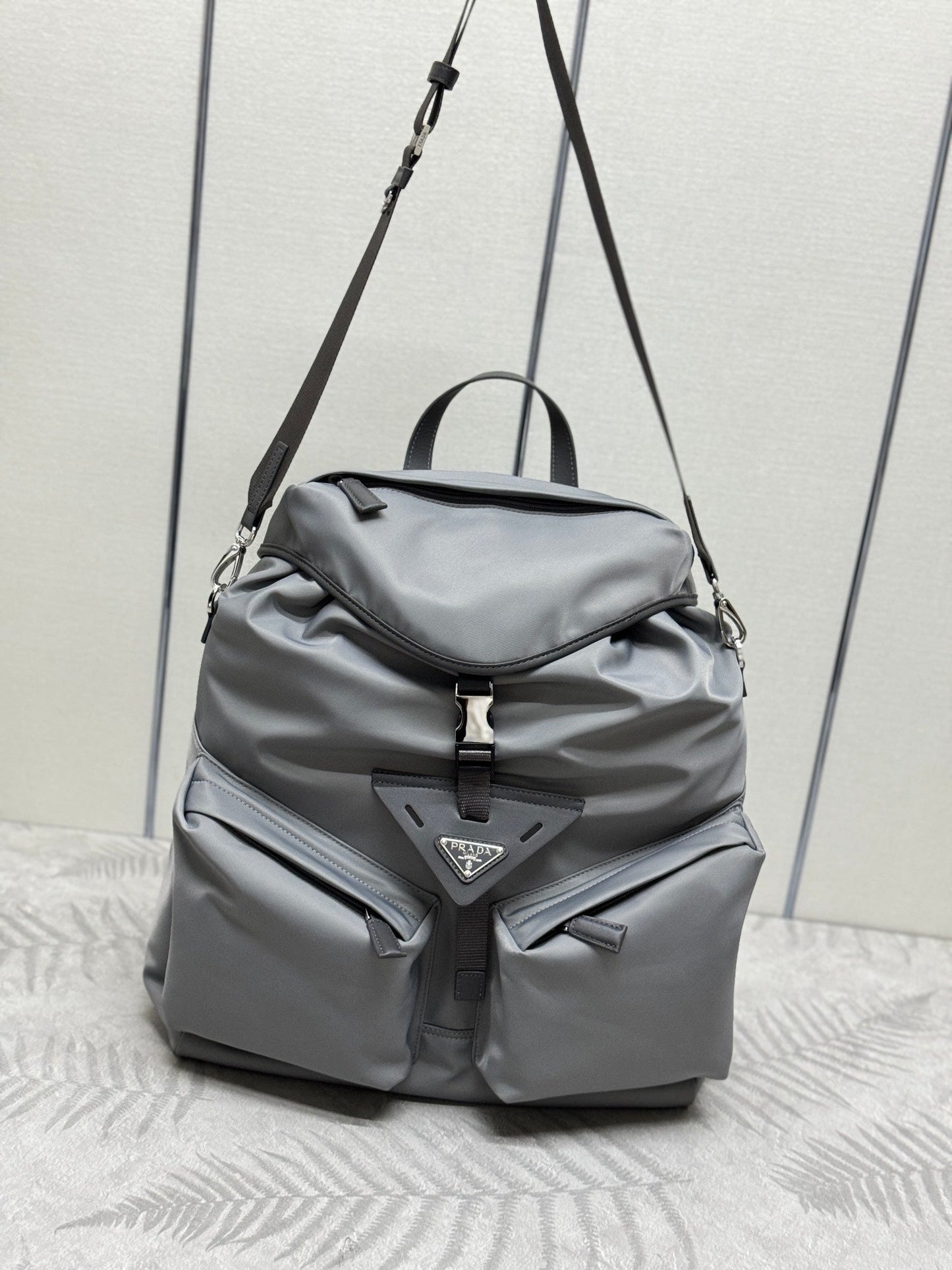 TRIANGLE LOGO BACKPACK 42 IN RHINO GRAY RE-NYLON