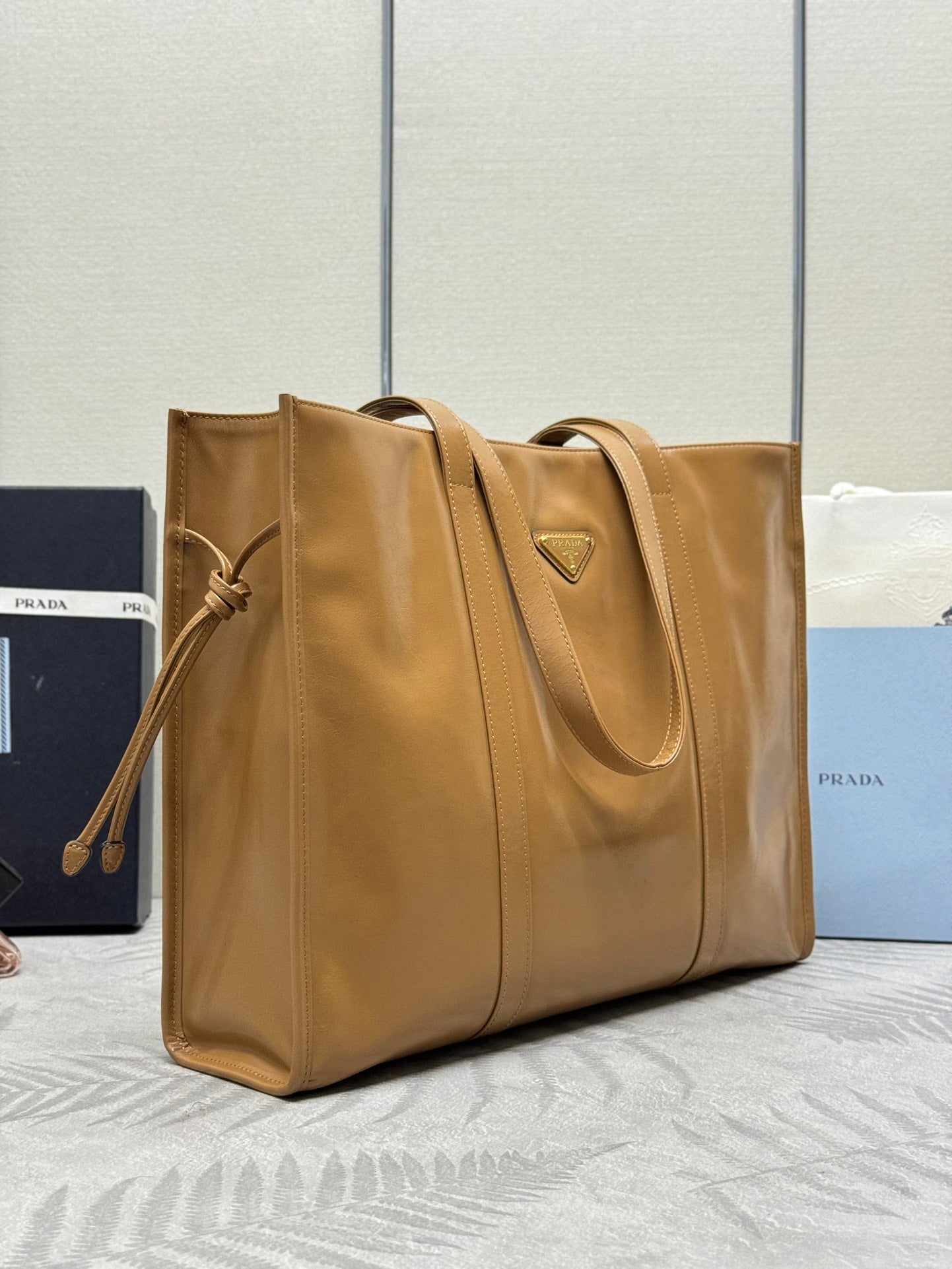 TOTE BAG 39 IN CIDER BROWN SMOOTH CALFSKIN