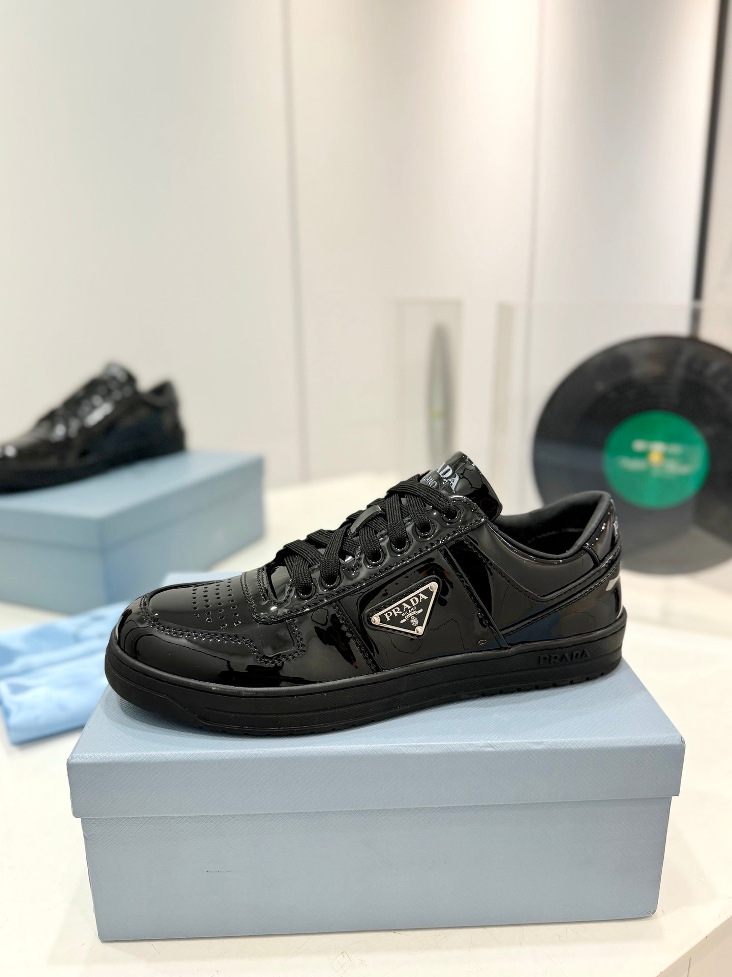 PRA DOWNTOWN NAPPA SNEAKERS BLACK CALFSKIN