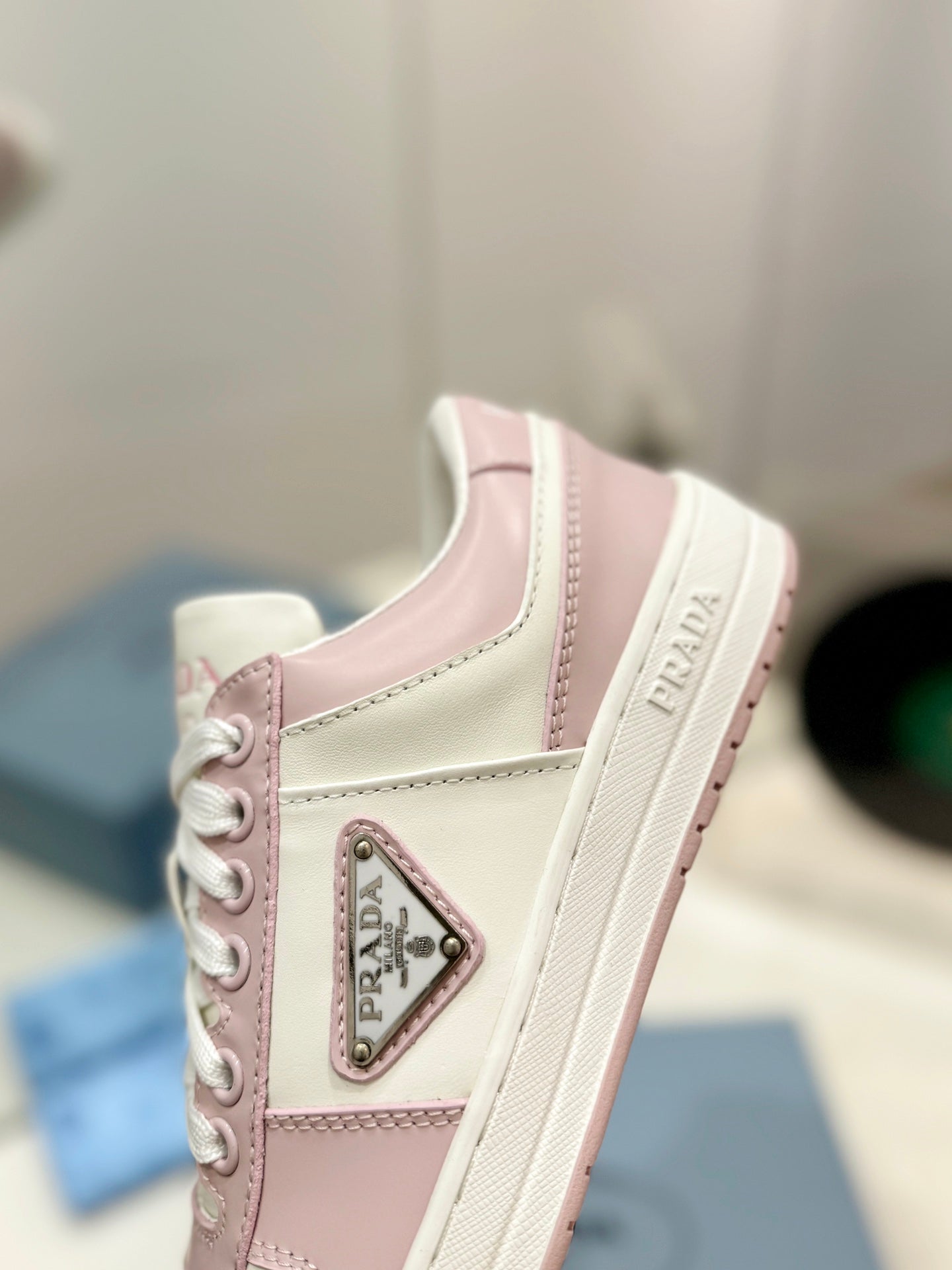 PRA DOWNTOWN NAPPA SNEAKERS WHITE AND BLUSH CALFSKIN