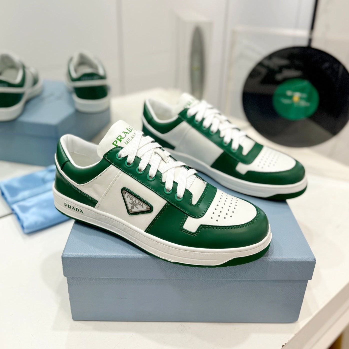 PRA DOWNTOWN NAPPA SNEAKERS WHITE AND GREEN CALFSKIN