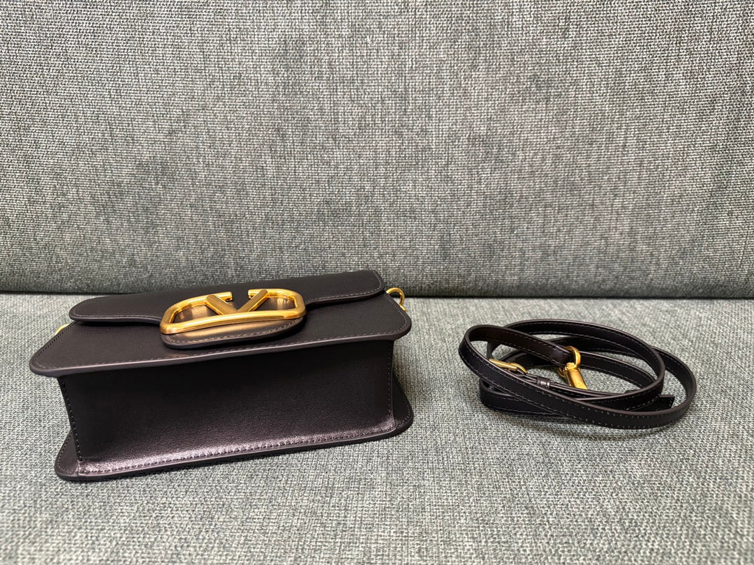 valenti loco 22cm black calfskin