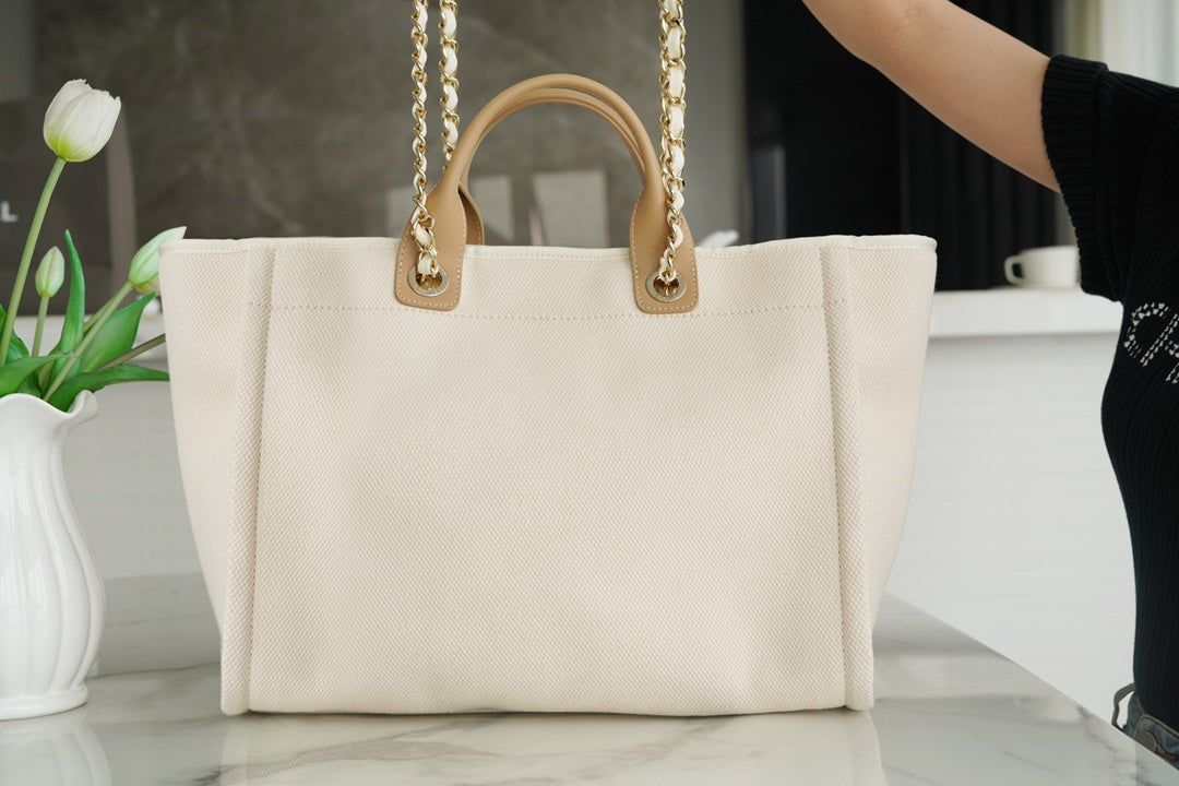 CC LARGE TOTE 39 LIGHT BEIGE CANVAS PEARL LOGO