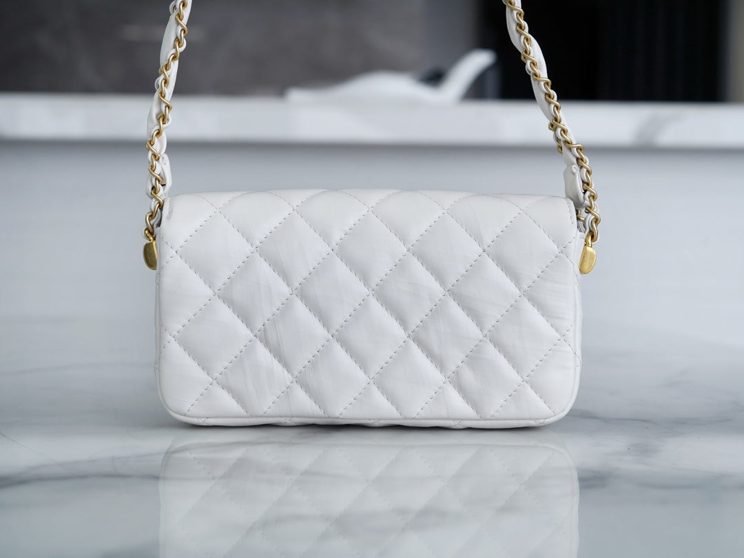 19 FLAP BAG 18 WHITE BODIN CALFSKIN GOLD HARDWARE