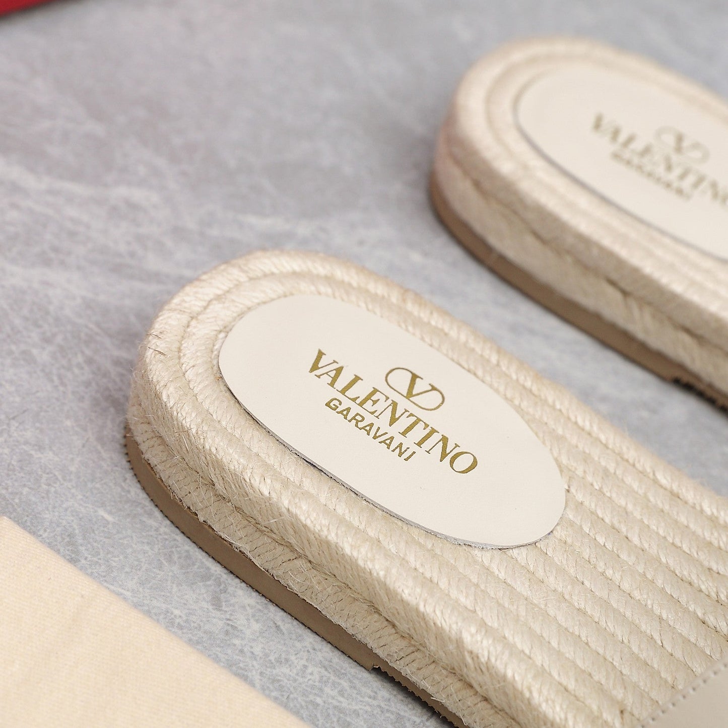 Vlogo Cut-Out Slide 20 Ivory Calfskin Beige Sole Raffia