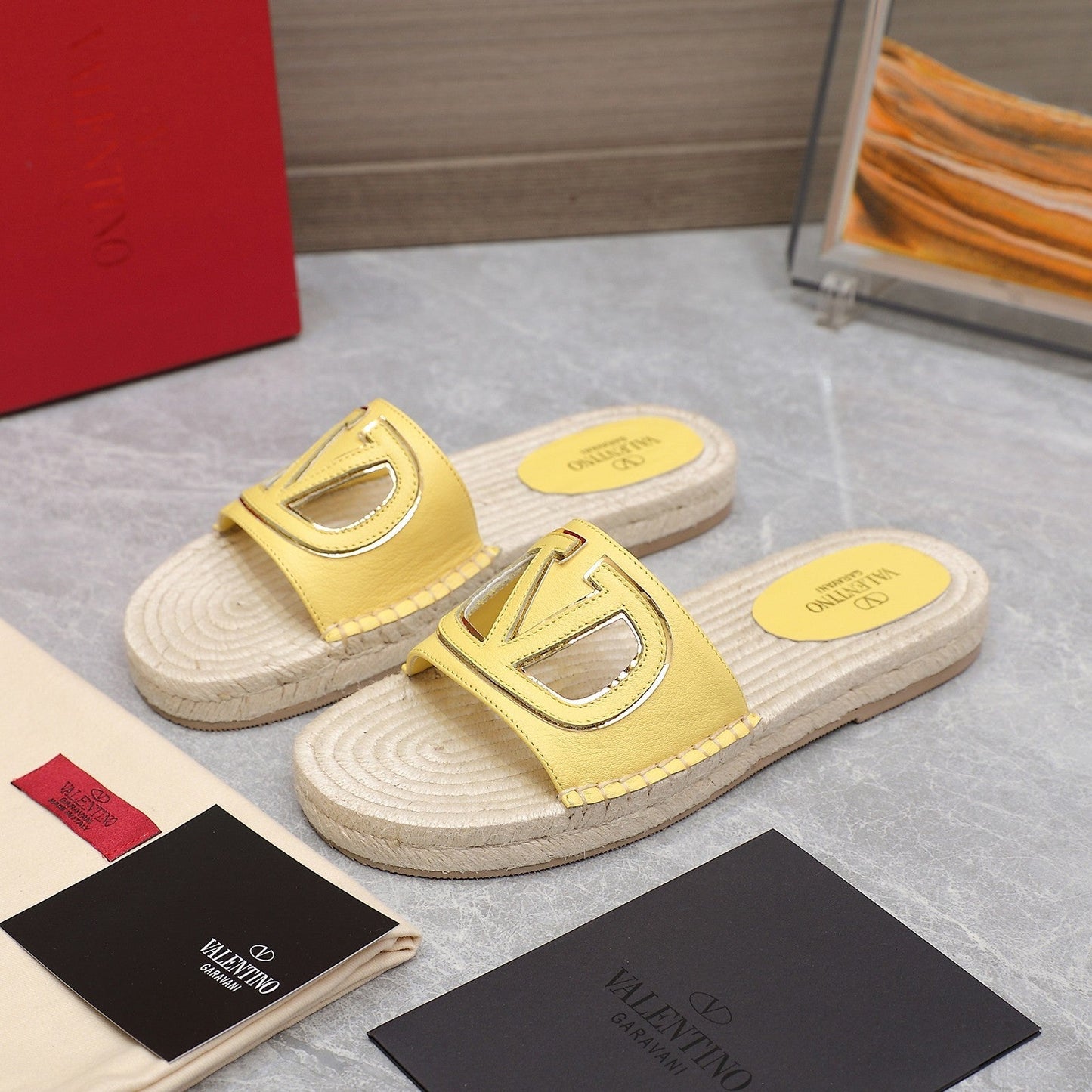 Vlogo Cut-Out Slide 20 Yellow Calfskin Beige Sole Raffia