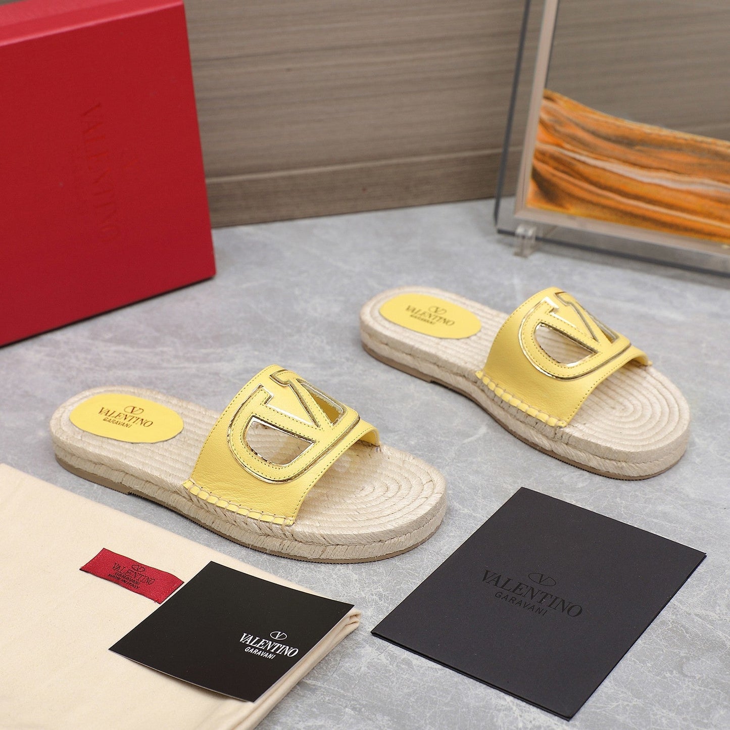 Vlogo Cut-Out Slide 20 Yellow Calfskin Beige Sole Raffia