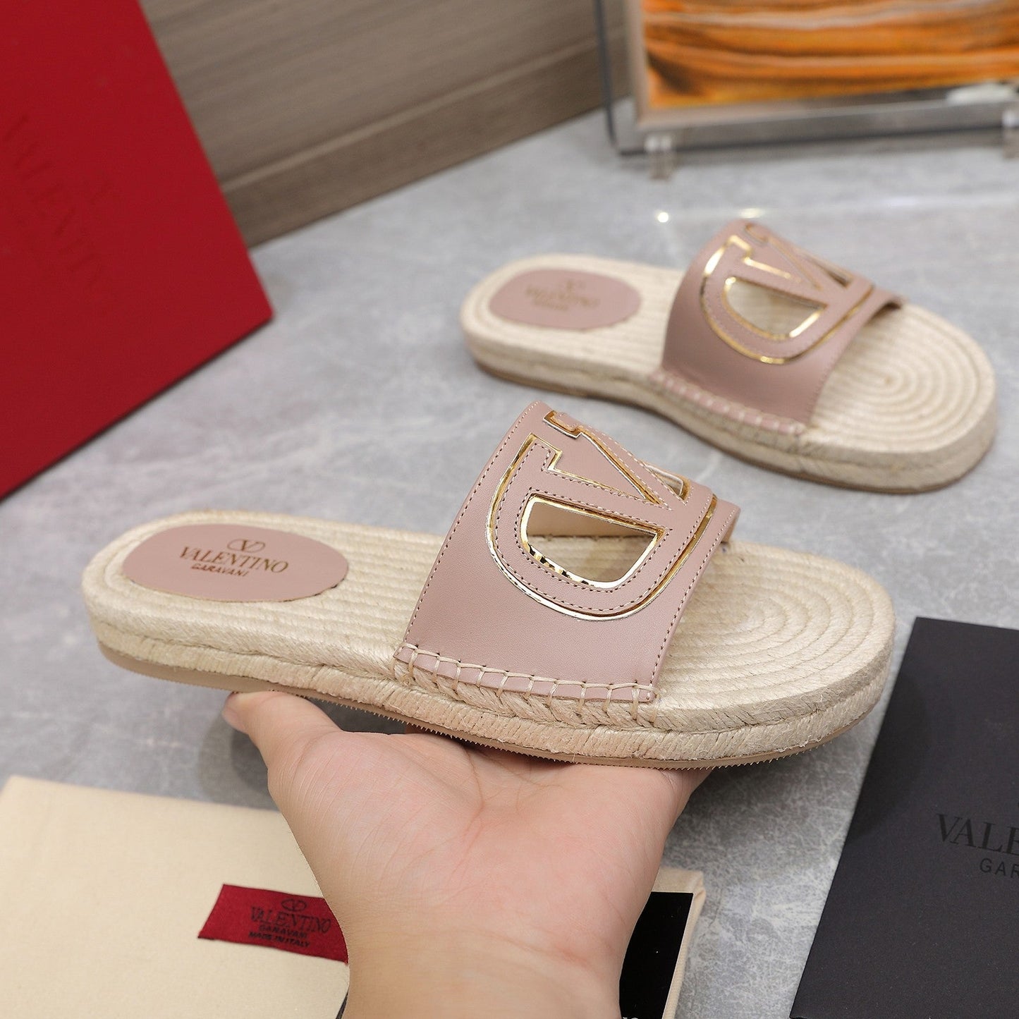 Vlogo Cut-Out Slide 20 Rose Cannelle Calfskin Beige Sole Raffia