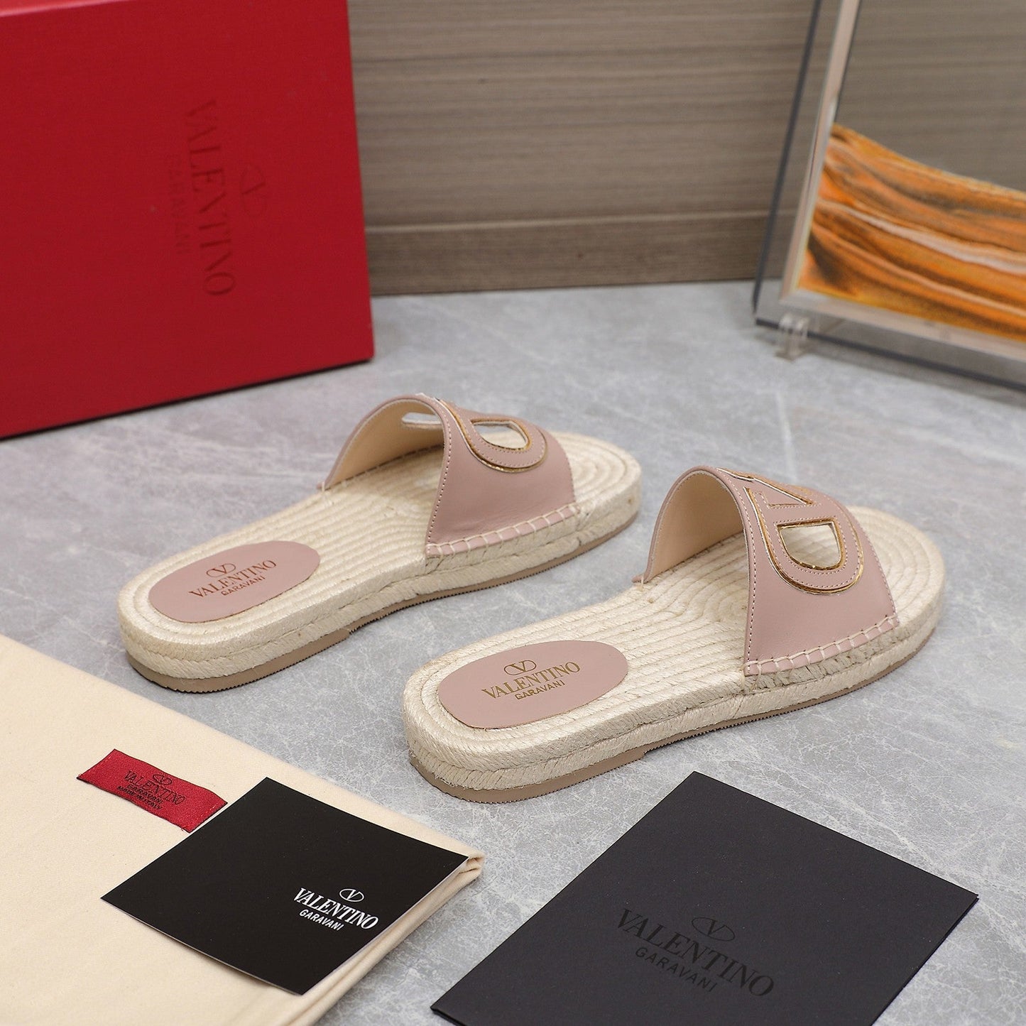 Vlogo Cut-Out Slide 20 Rose Cannelle Calfskin Beige Sole Raffia