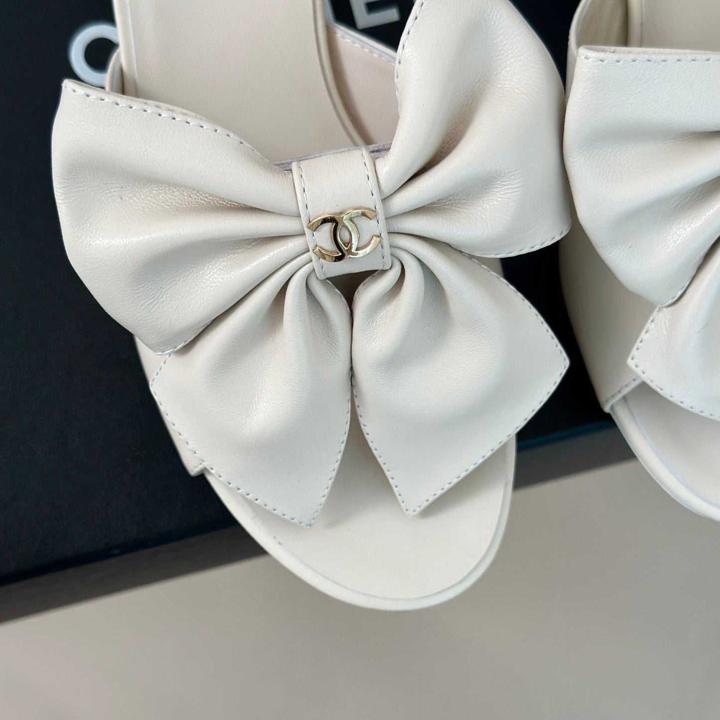 cc big bow sandal 60 white lambskin