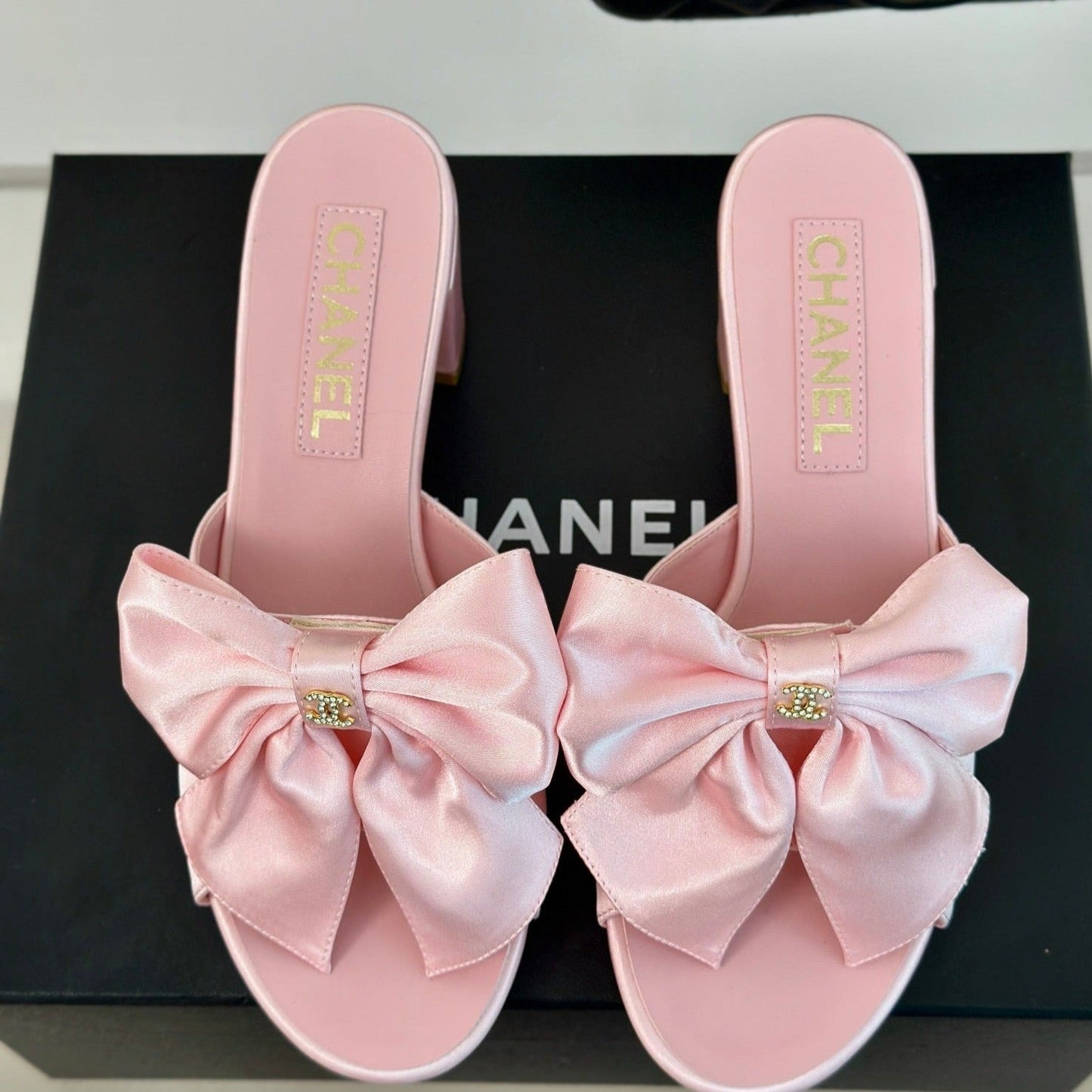 cc big bow sandal 60 pink lambskin