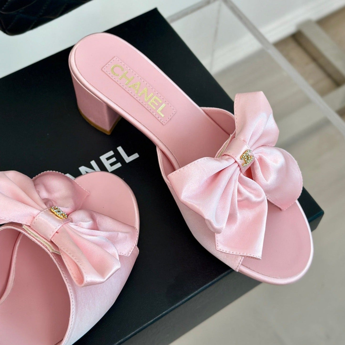 cc big bow sandal 60 pink lambskin